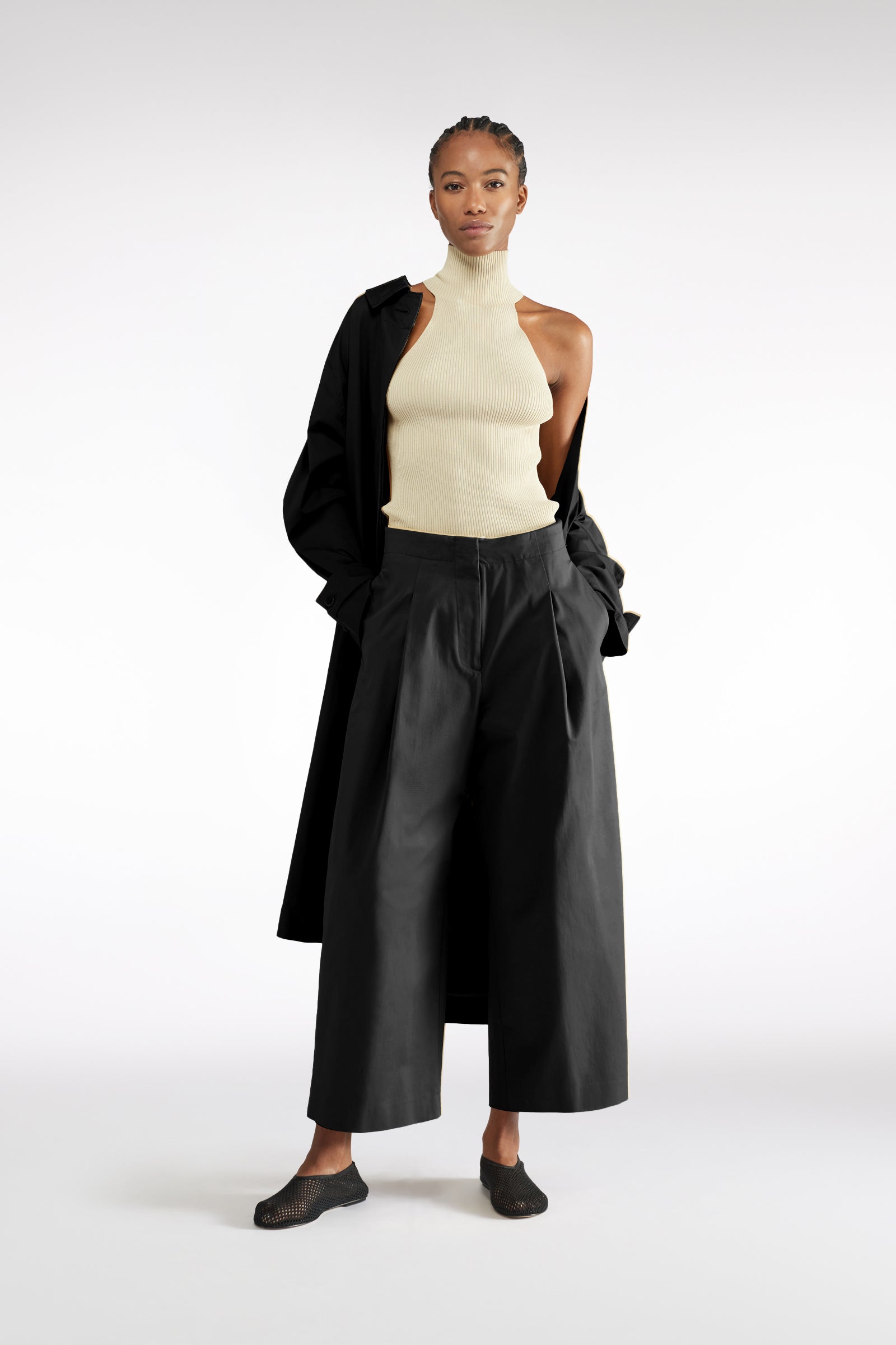 PANTALON CROP EN GABARDINE DE LAINE