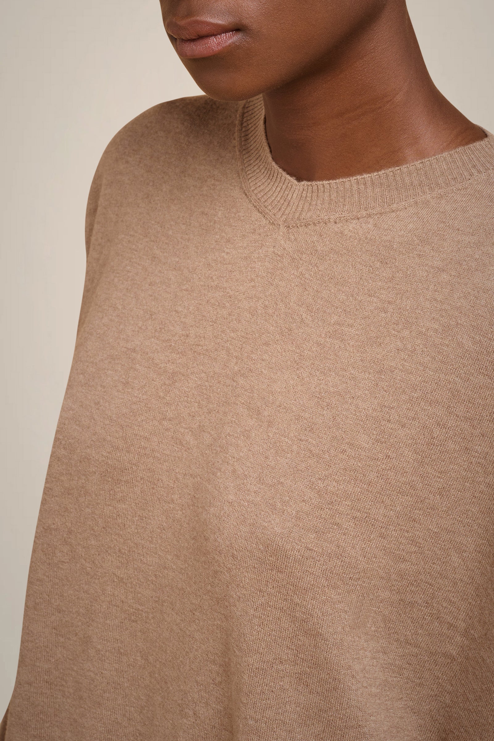 V-NECK DRESS