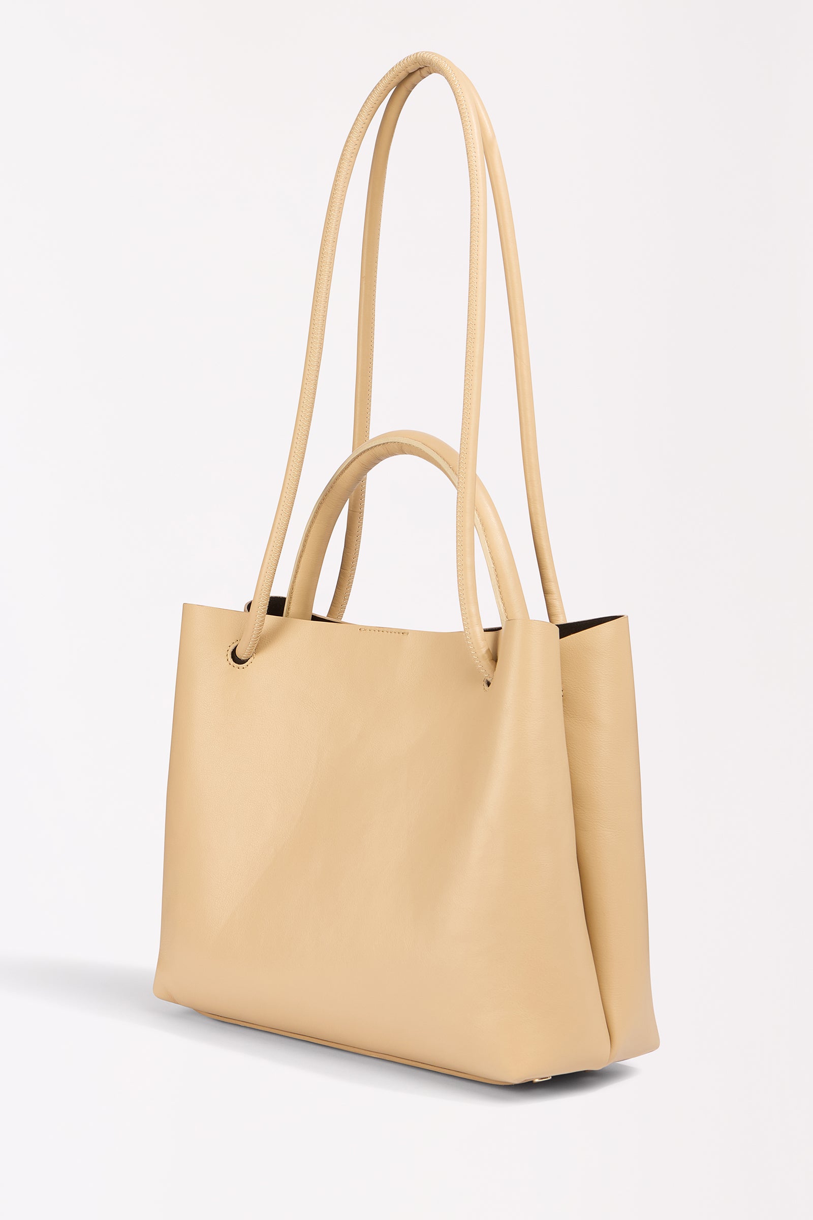 CLAUDIA MEDIUM TOTE