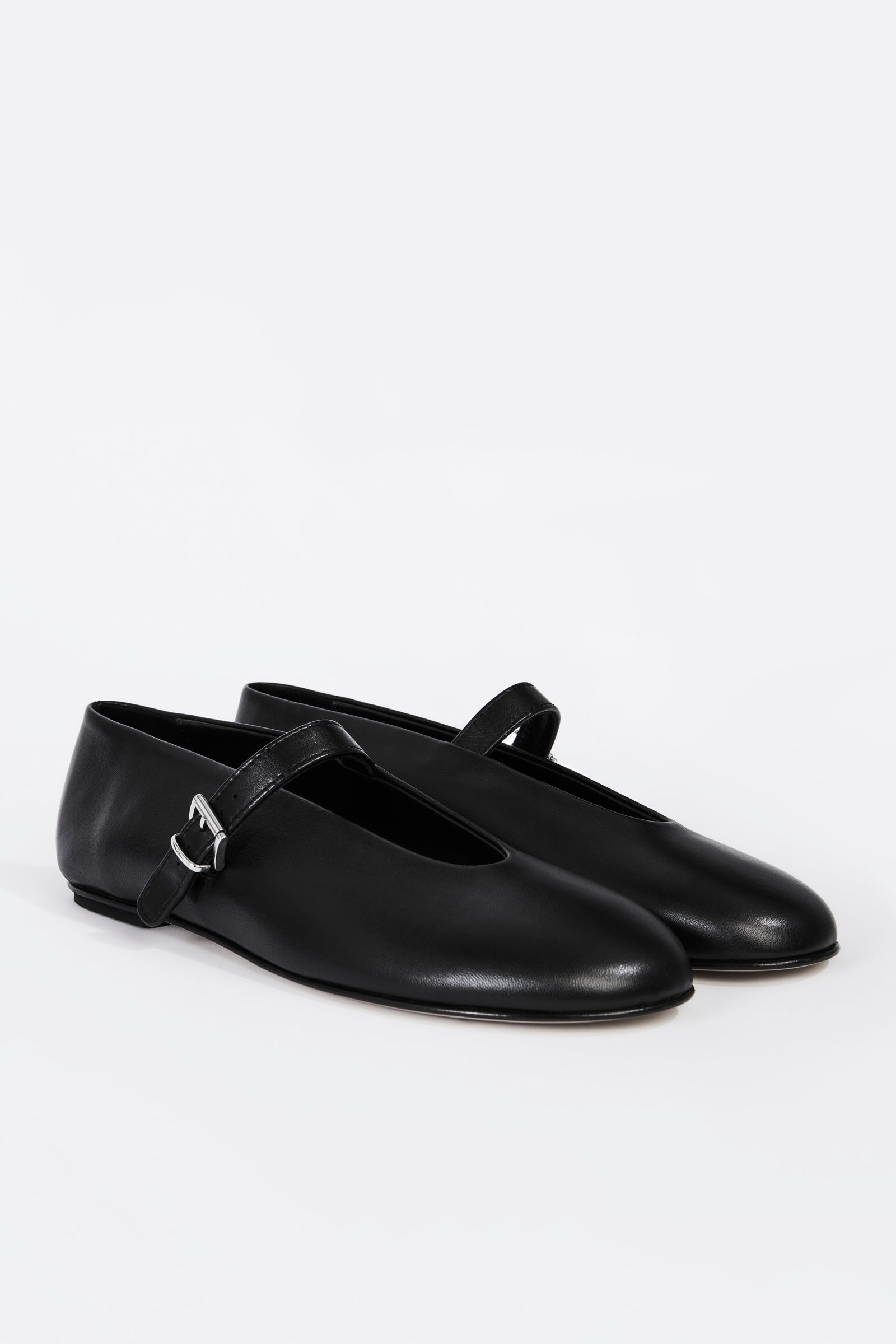 BALLET FLAT WITH STRAP