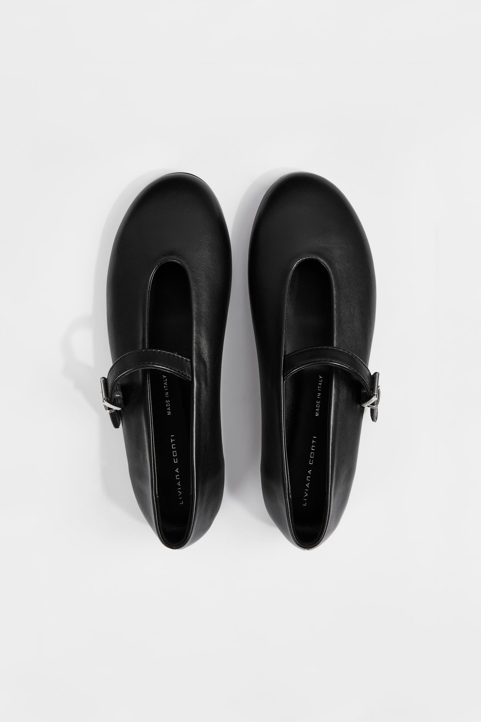 BALLET FLAT WITH STRAP
