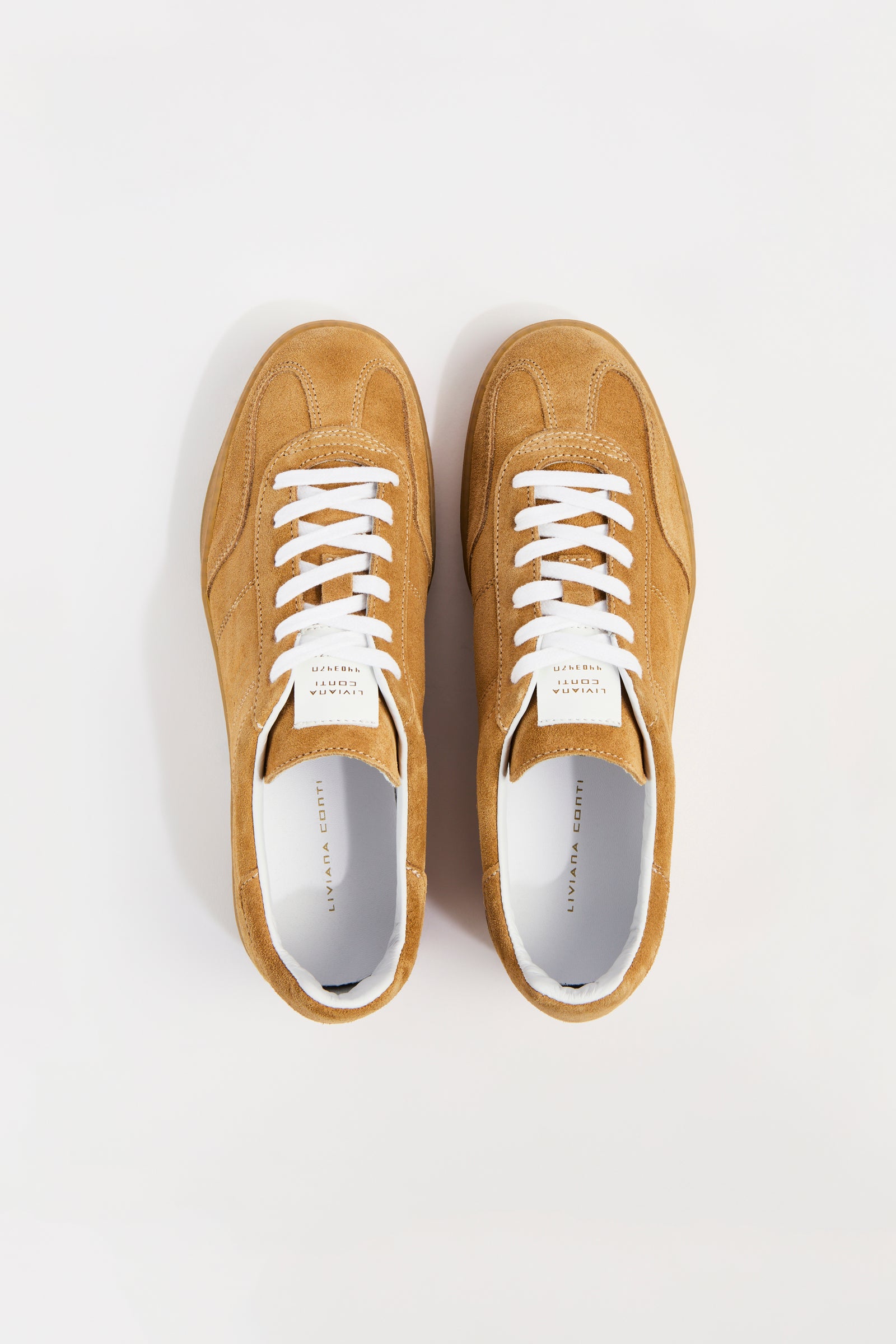 DAILY SNEAKERS | Liviana Conti