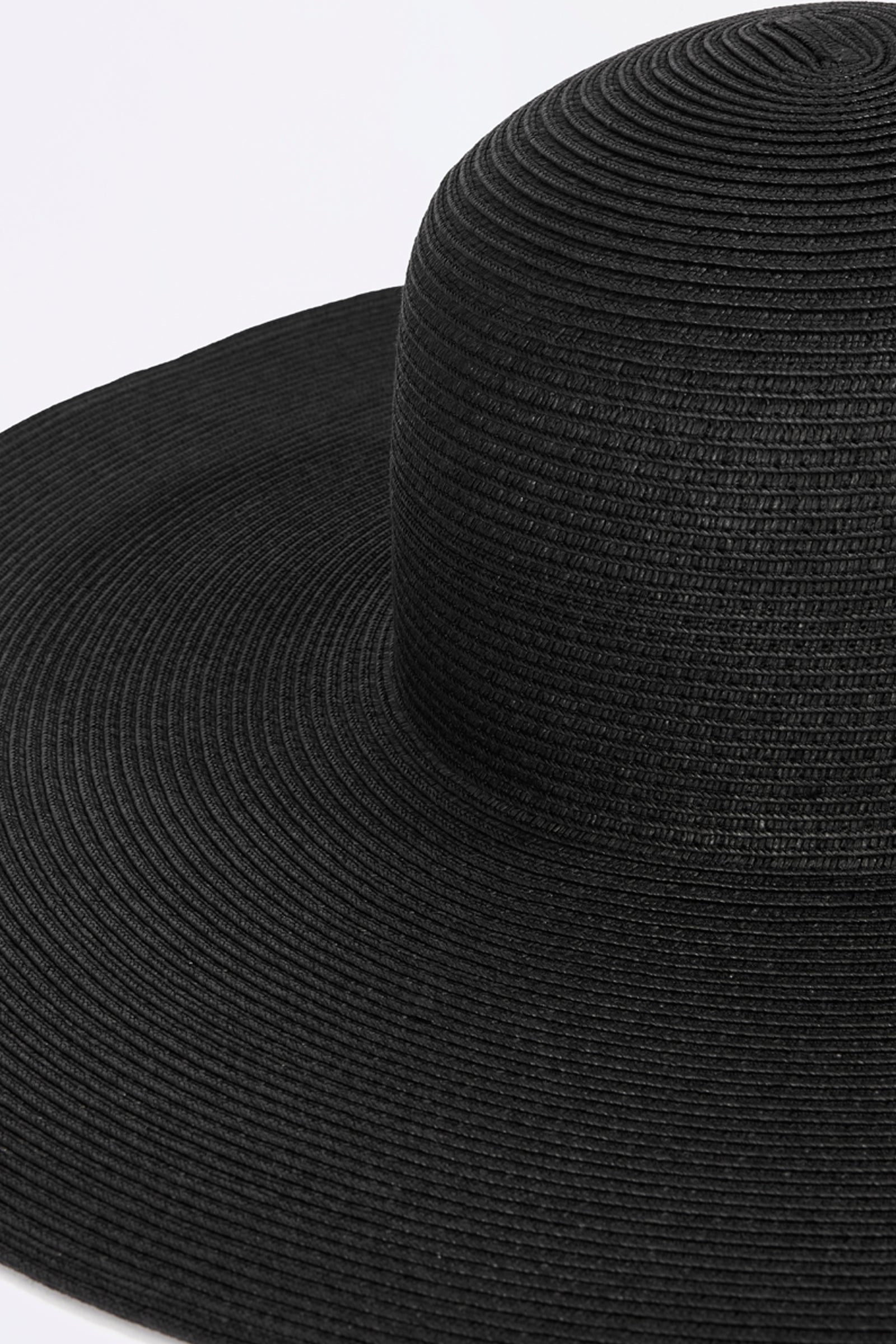 WIDE-BRIMMED HAT