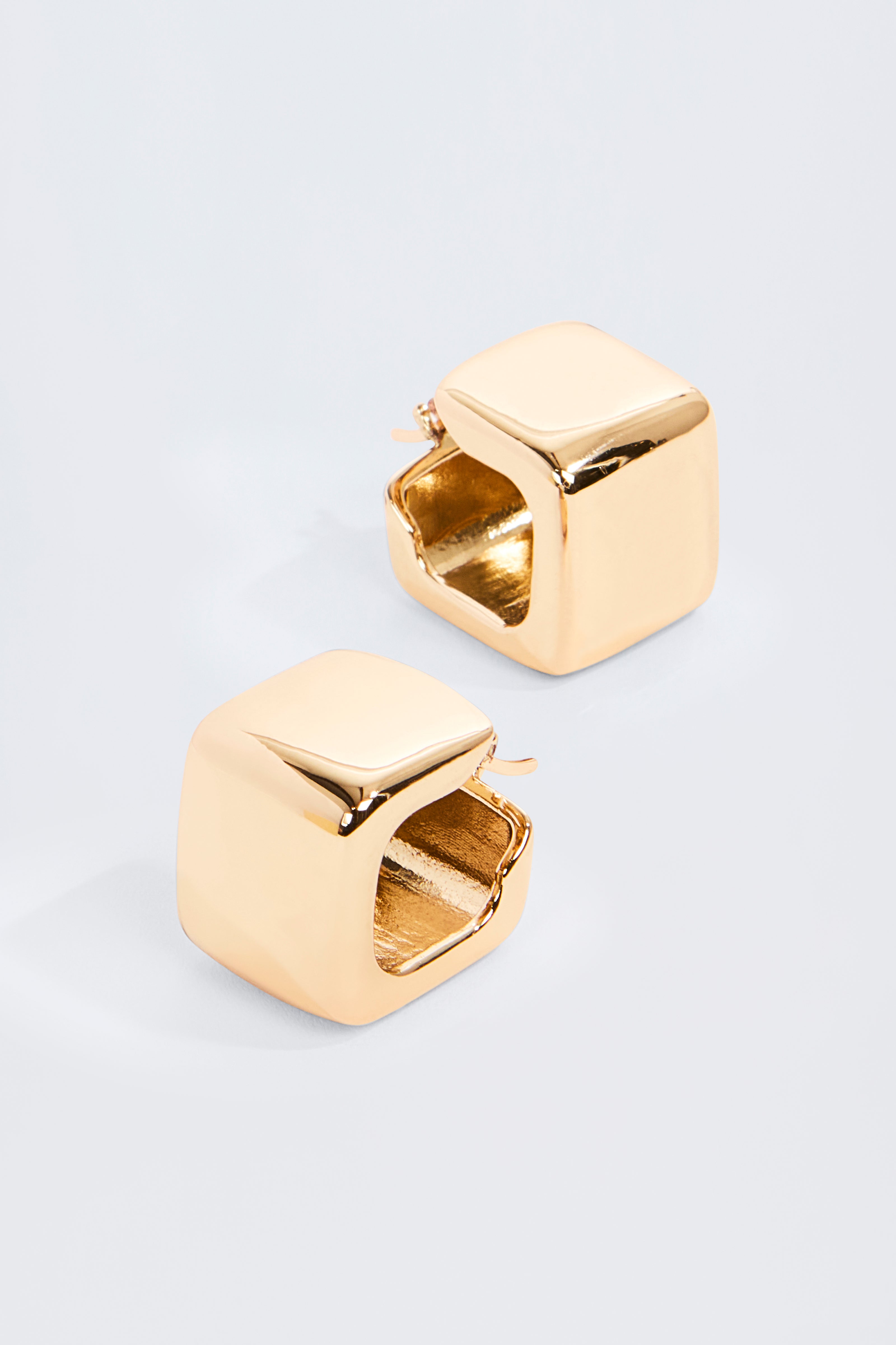 CUBE EARRINGS