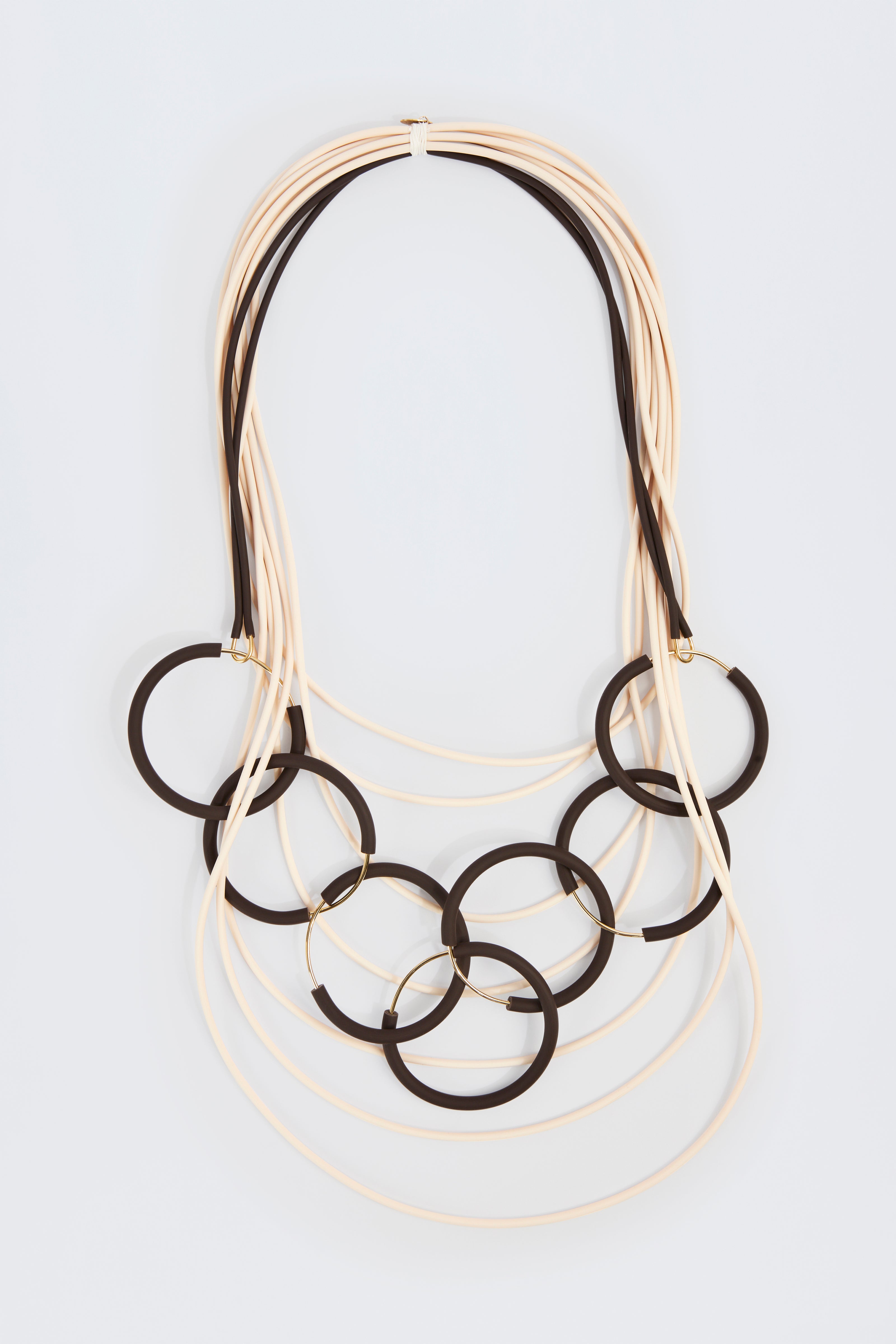 NECKLACE WITH CIRCLE ELEMENTS