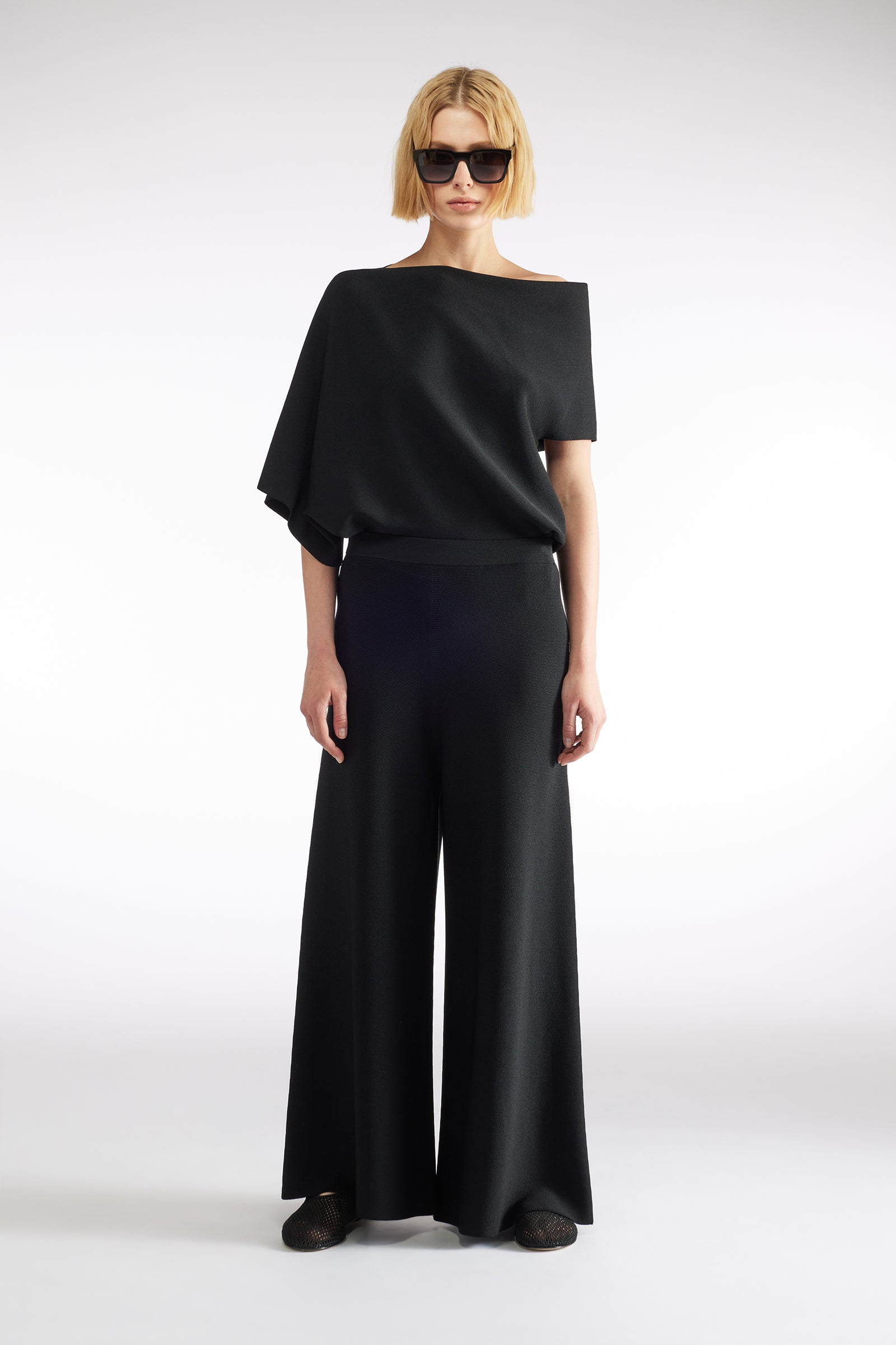 WIDE-LEG TROUSERS