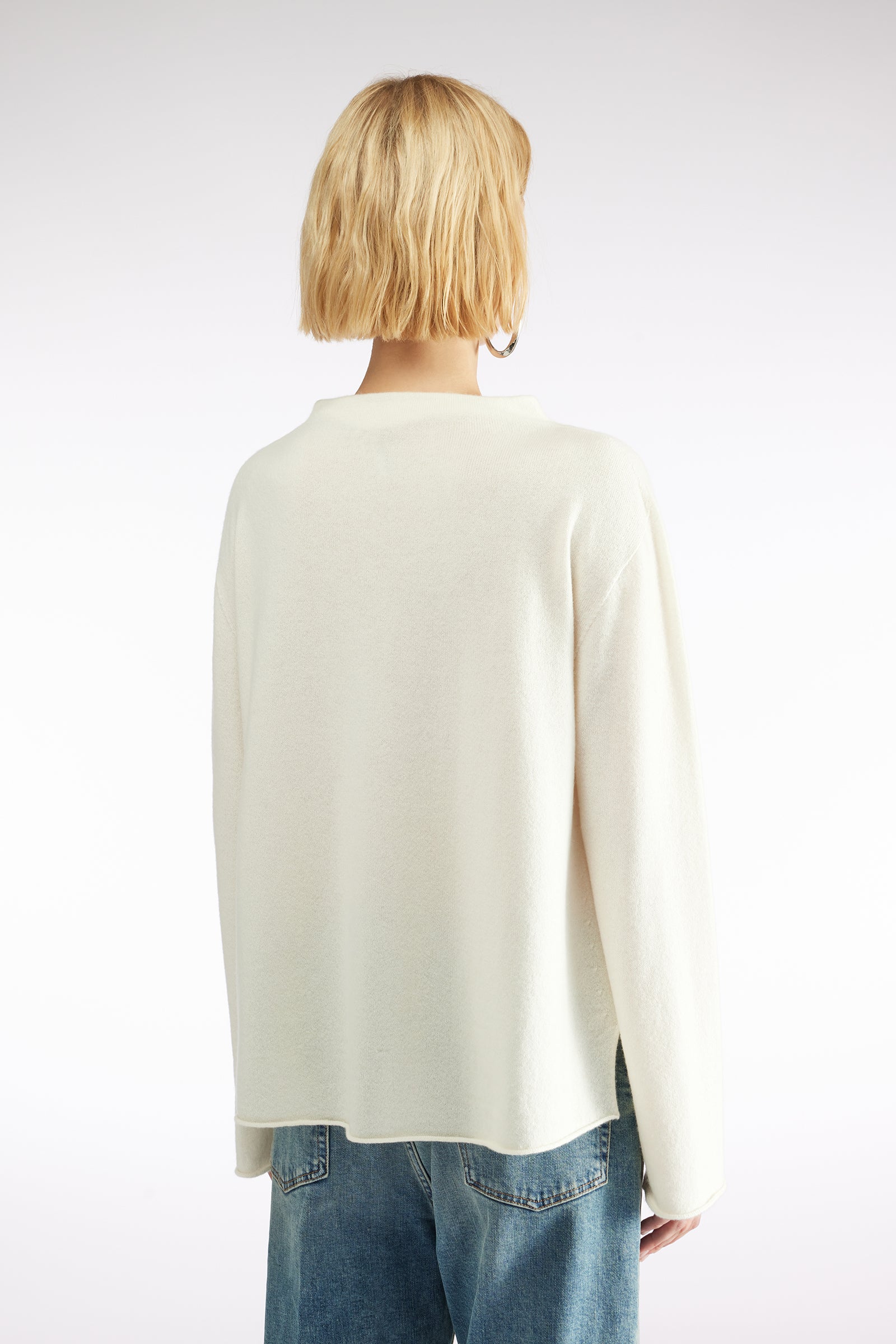 CASHMERE SWEATER