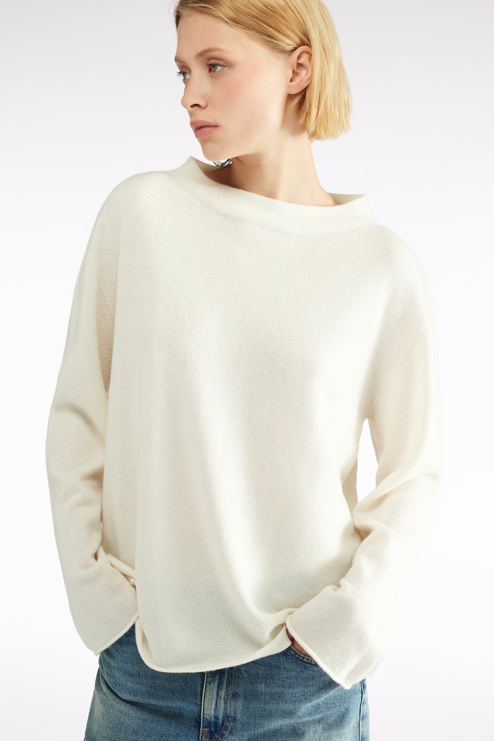 CASHMERE SWEATER