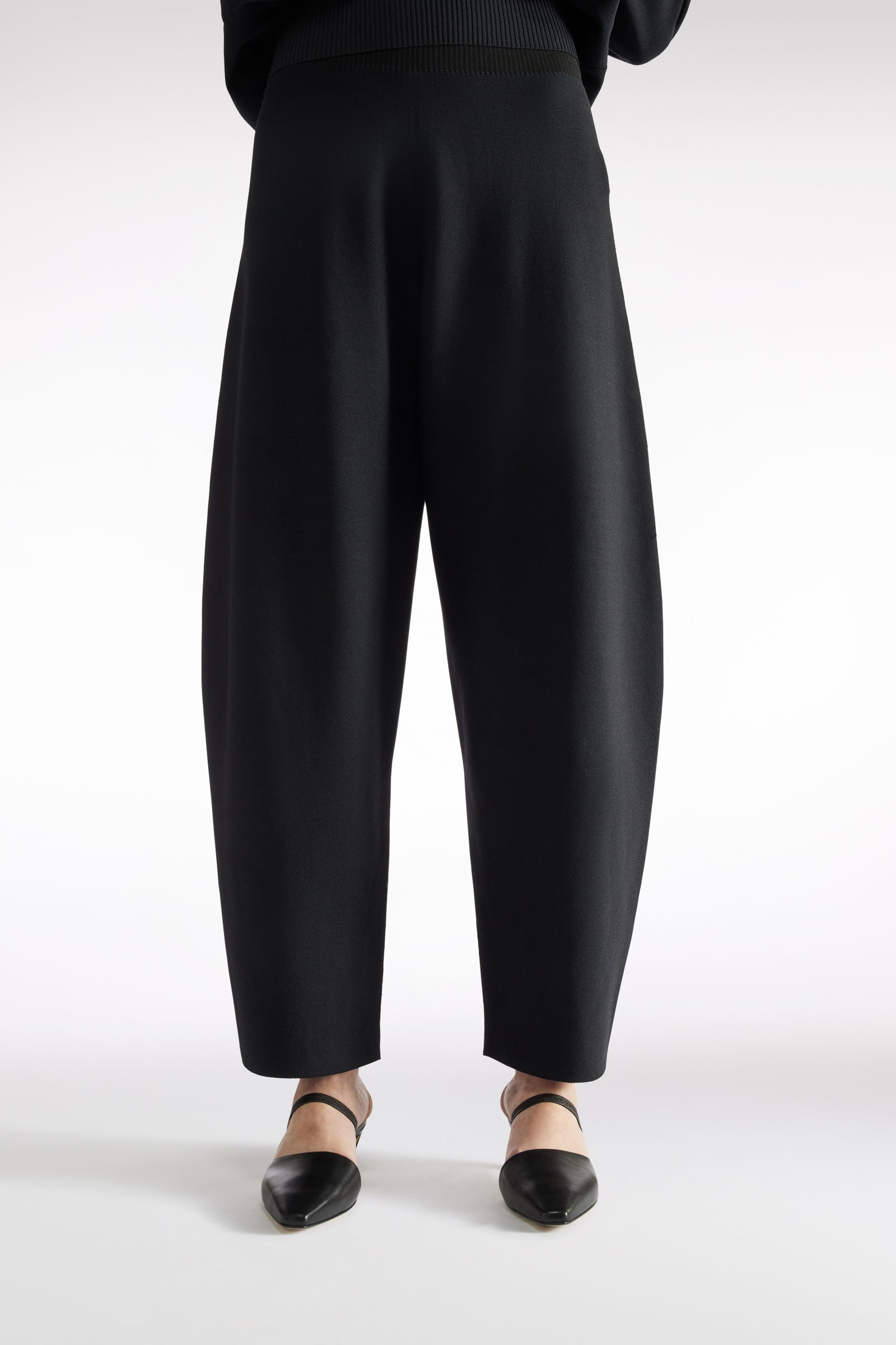 TAPERED TROUSERS