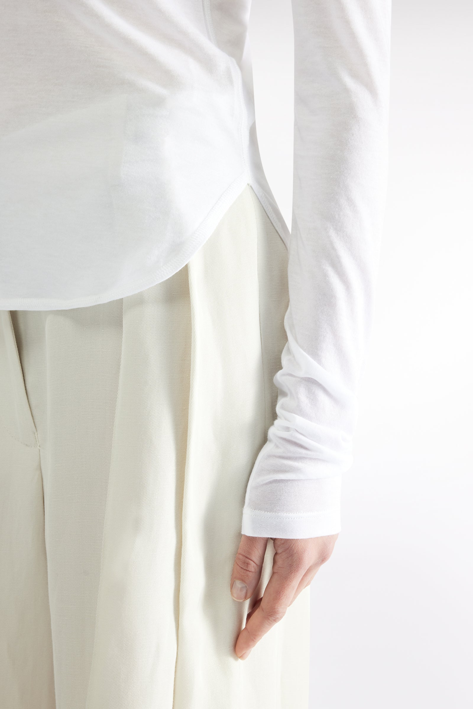 ROUND NECK T-SHIRT
