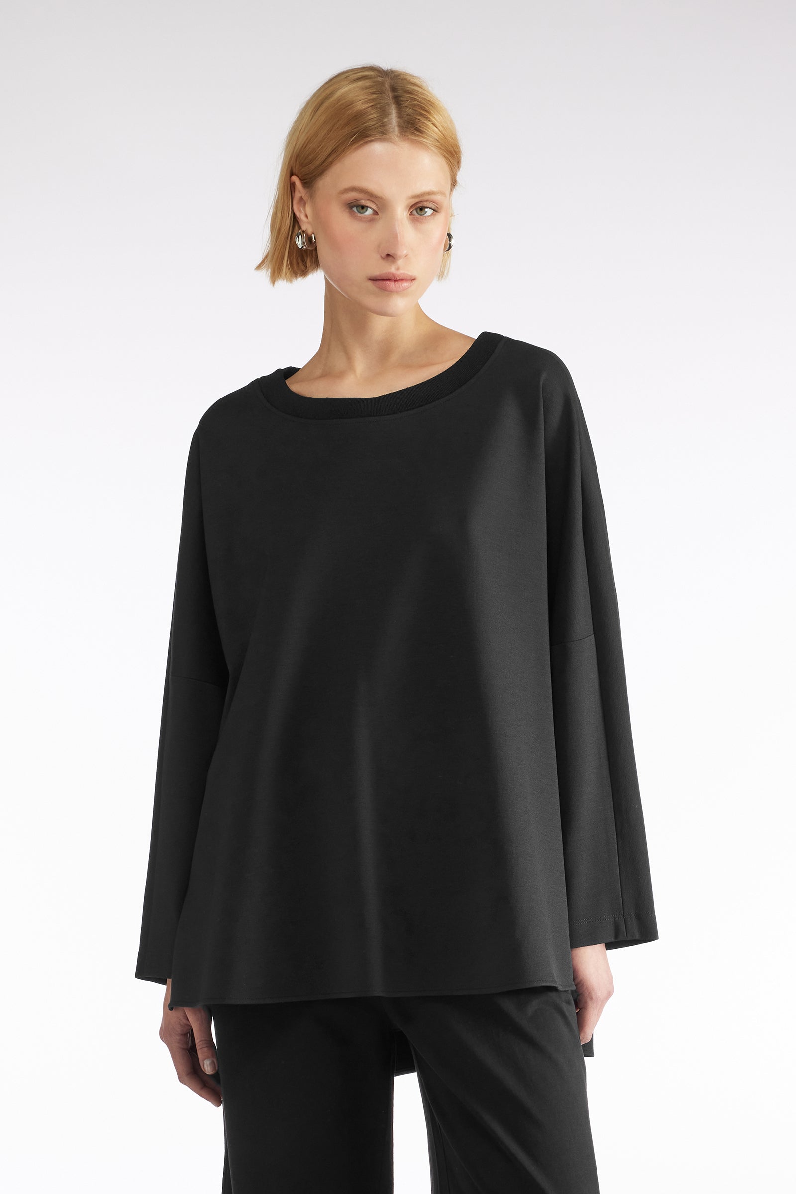 LONG-SLEEVED BLOUSE