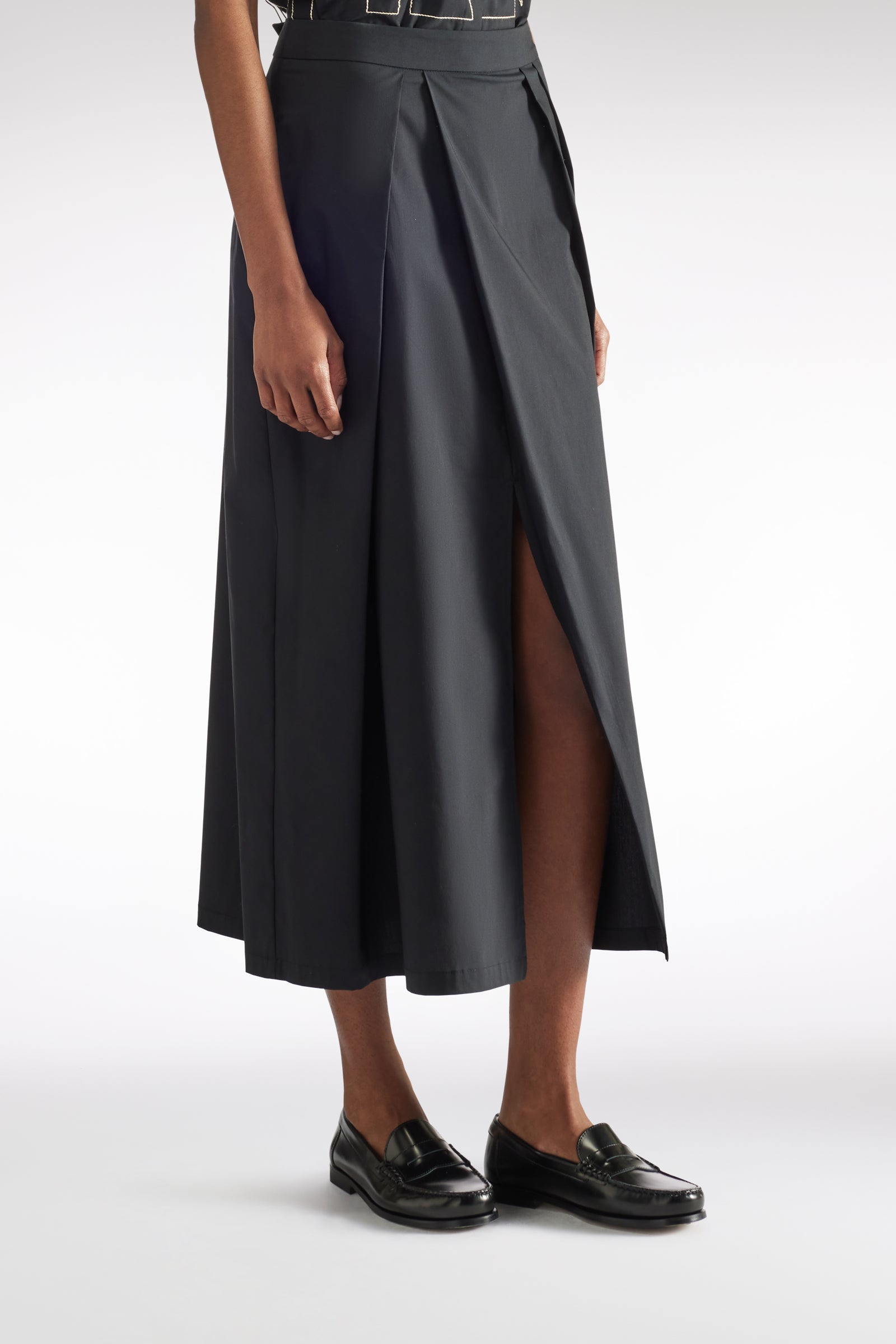 PLEATED SKIRT