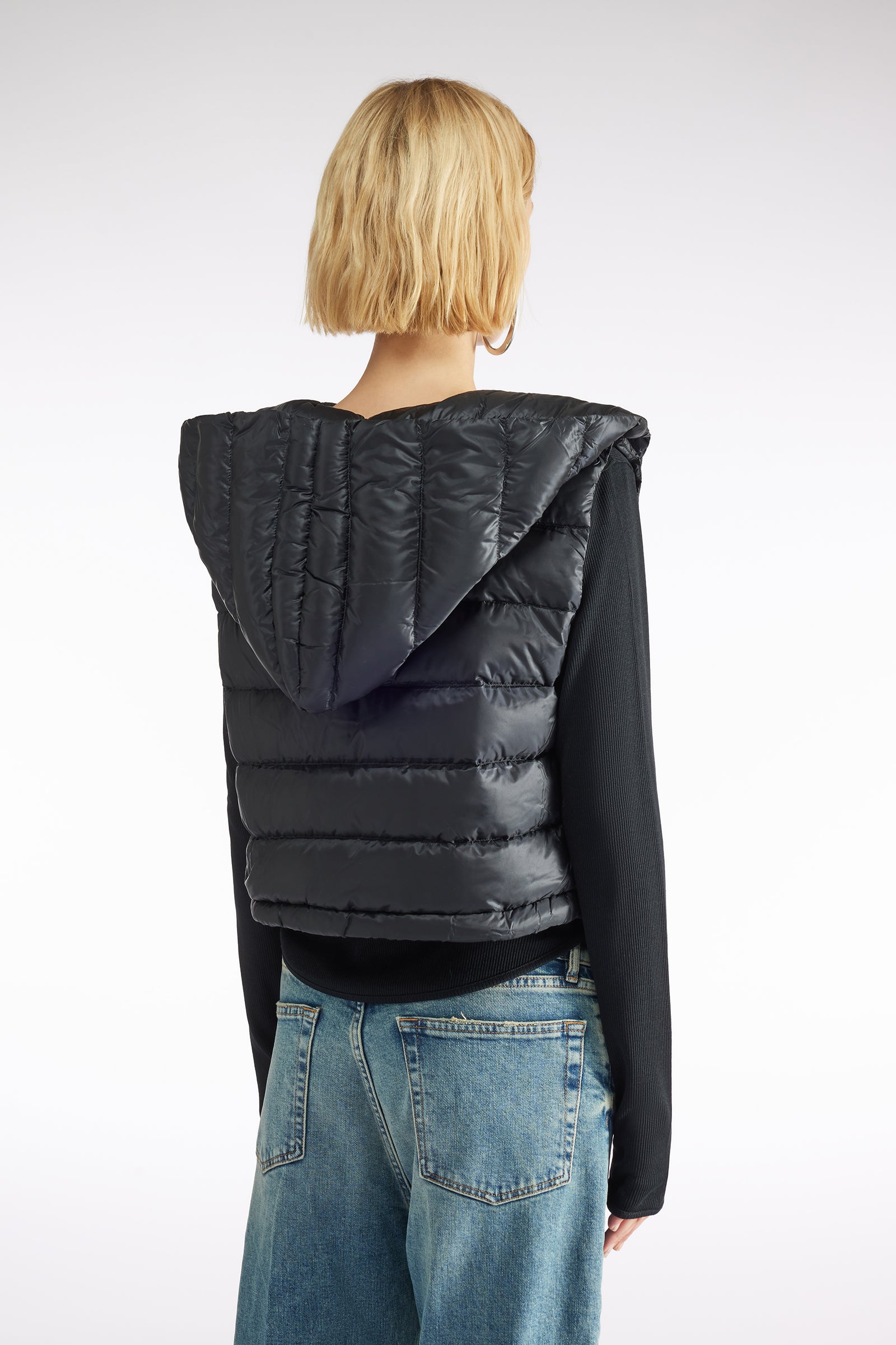 SLEEVELESS DOWN JACKET WITH HOOD