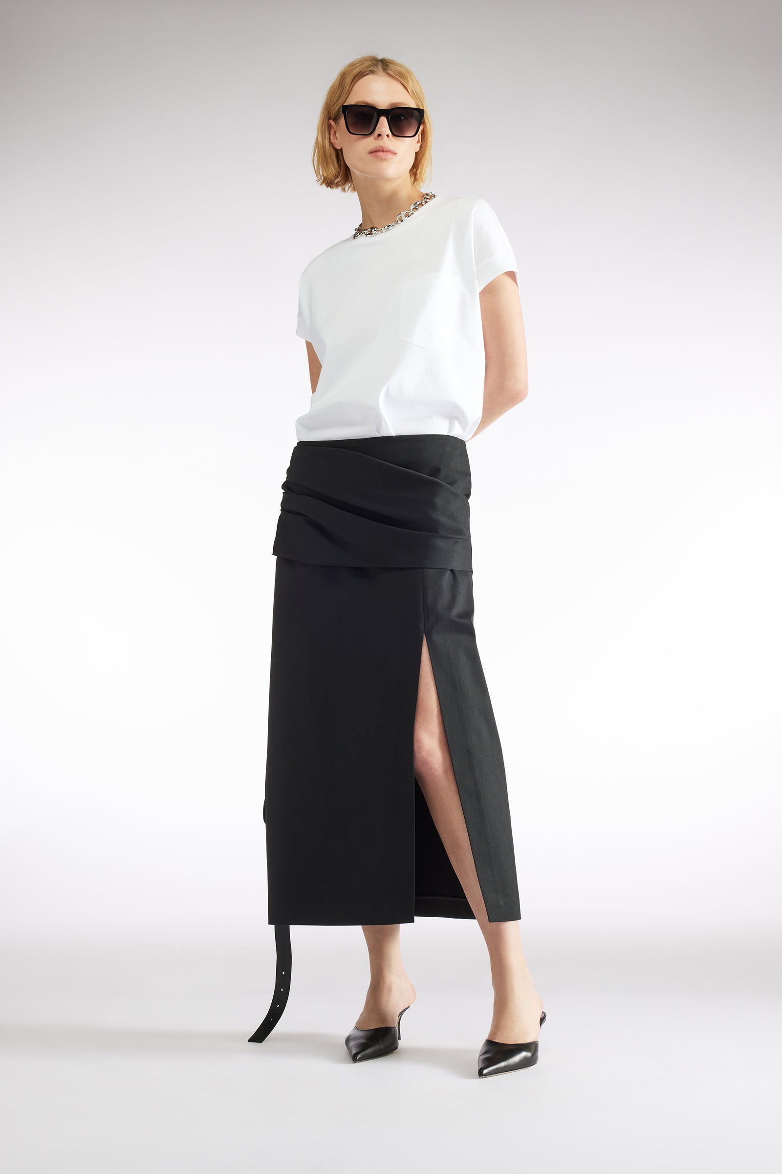 Tシャツ・カットソー LIVIANA CONTI Woman T-Shirt Black F5SA34 Y69-0 Women's spring & summer t-shirts & tank tops | liviana conti