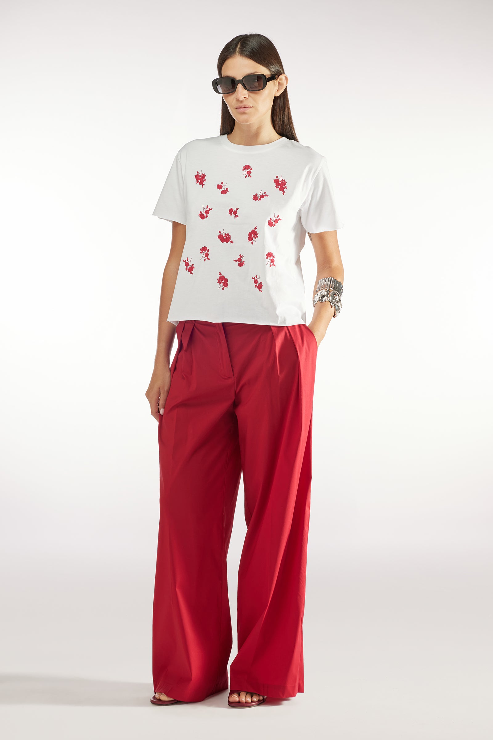 Tシャツ・カットソー LIVIANA CONTI Woman T-Shirt Black F5SW60 Y69-0 Tシャツ・カットソー LIVIANA CONTI Woman T-Shirt Black F5SW60