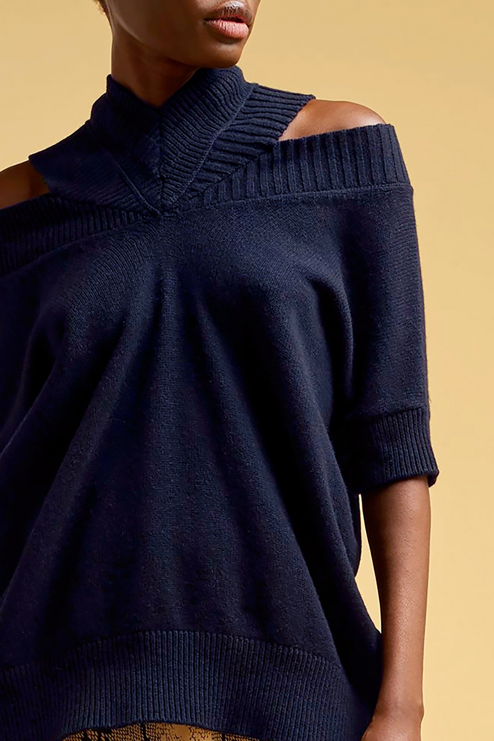 RECYCLED CASHMERE CUT-OUT SHOULDER SWEATER