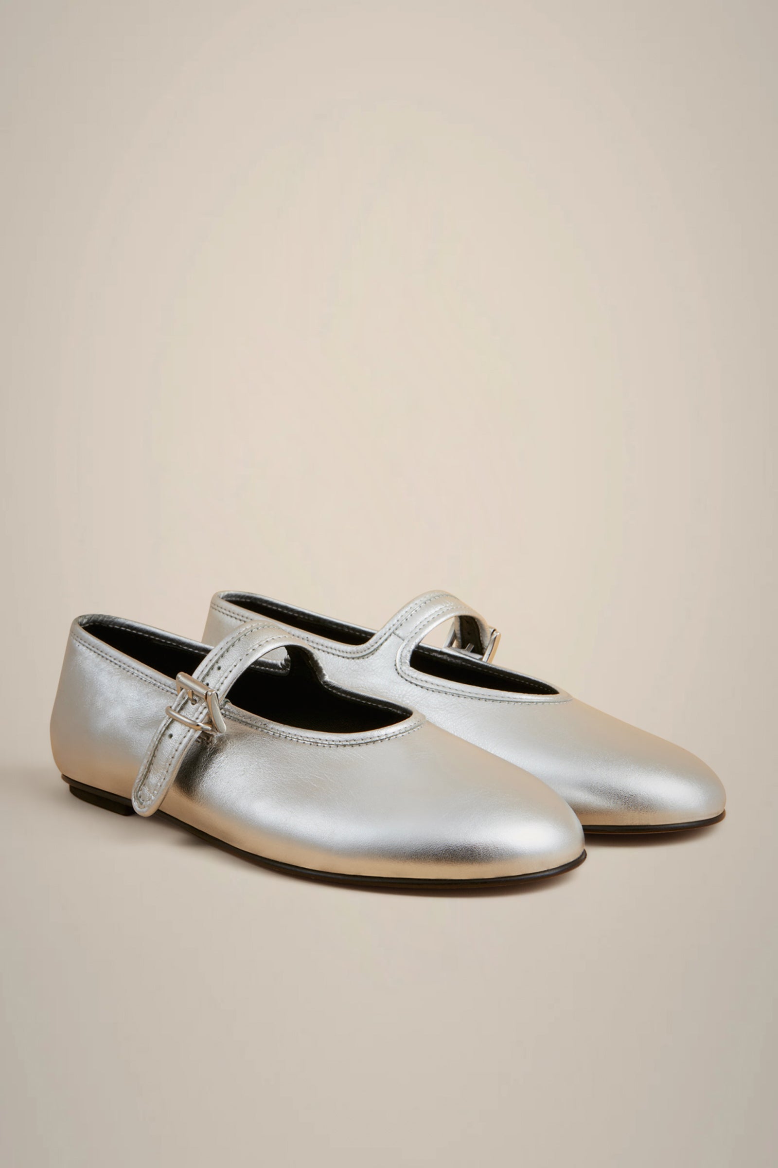 BALLET FLAT WITH STRAP