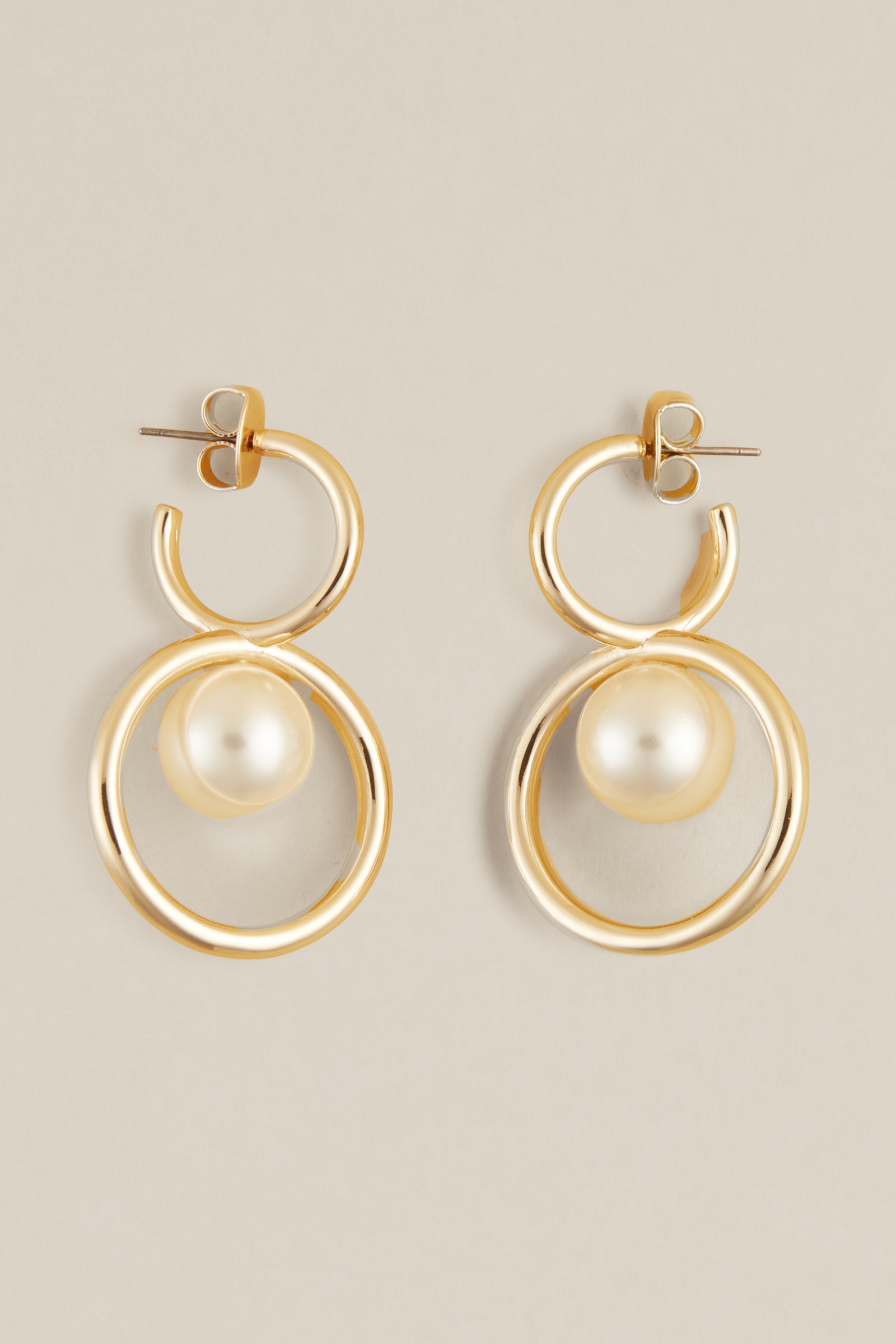 EARRINGS WITH PEARLS