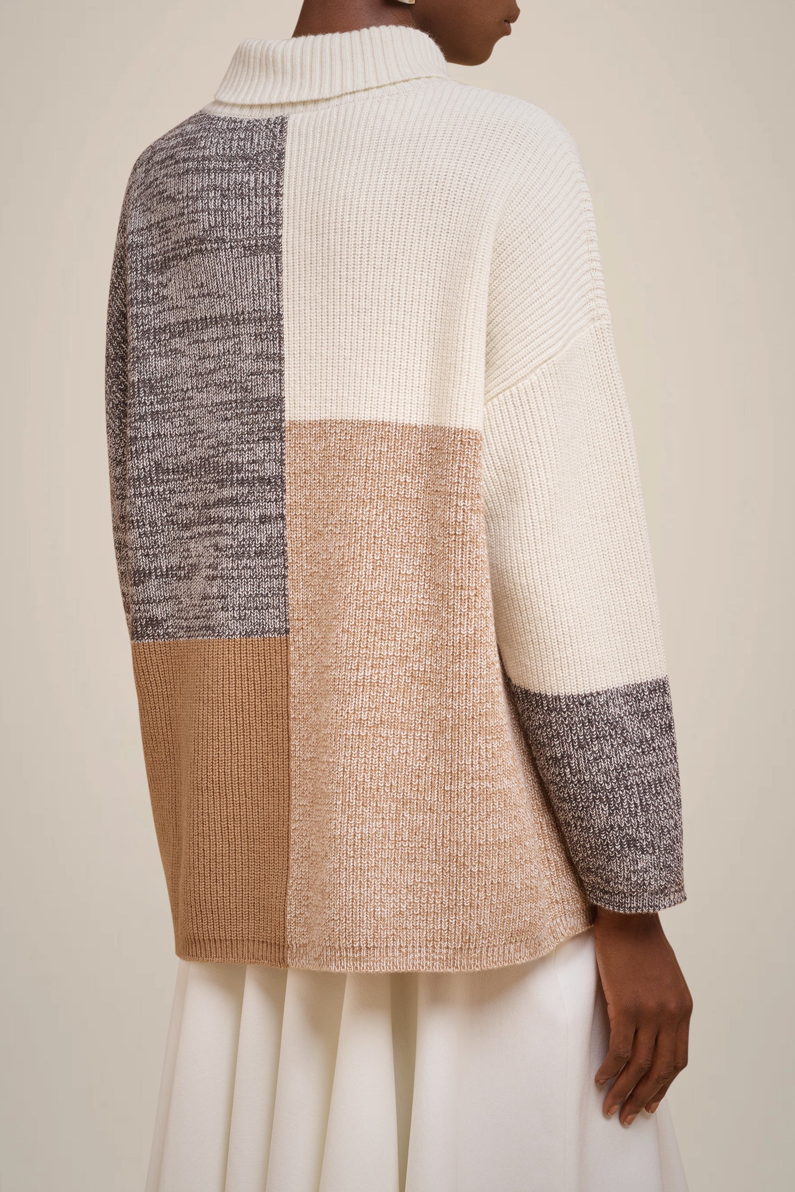 COLOR BLOCK SWEATER