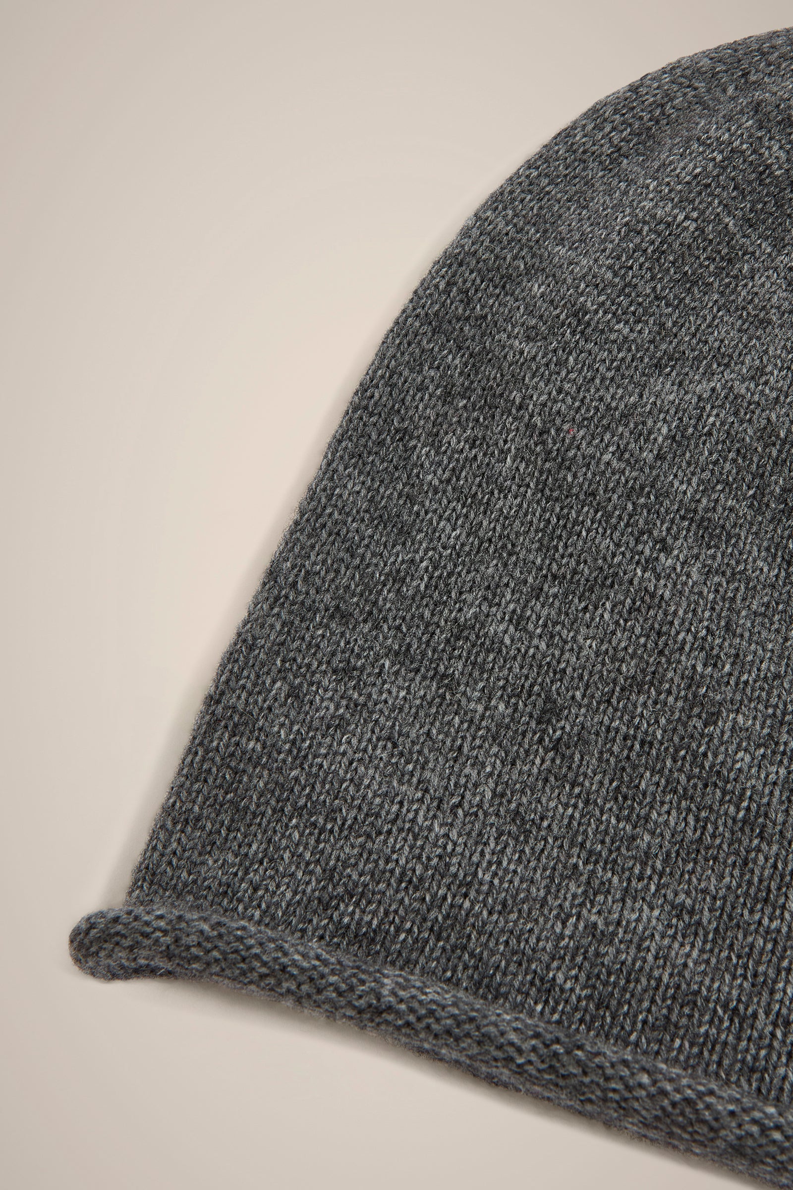 RECYCLED CASHMERE BEANIE