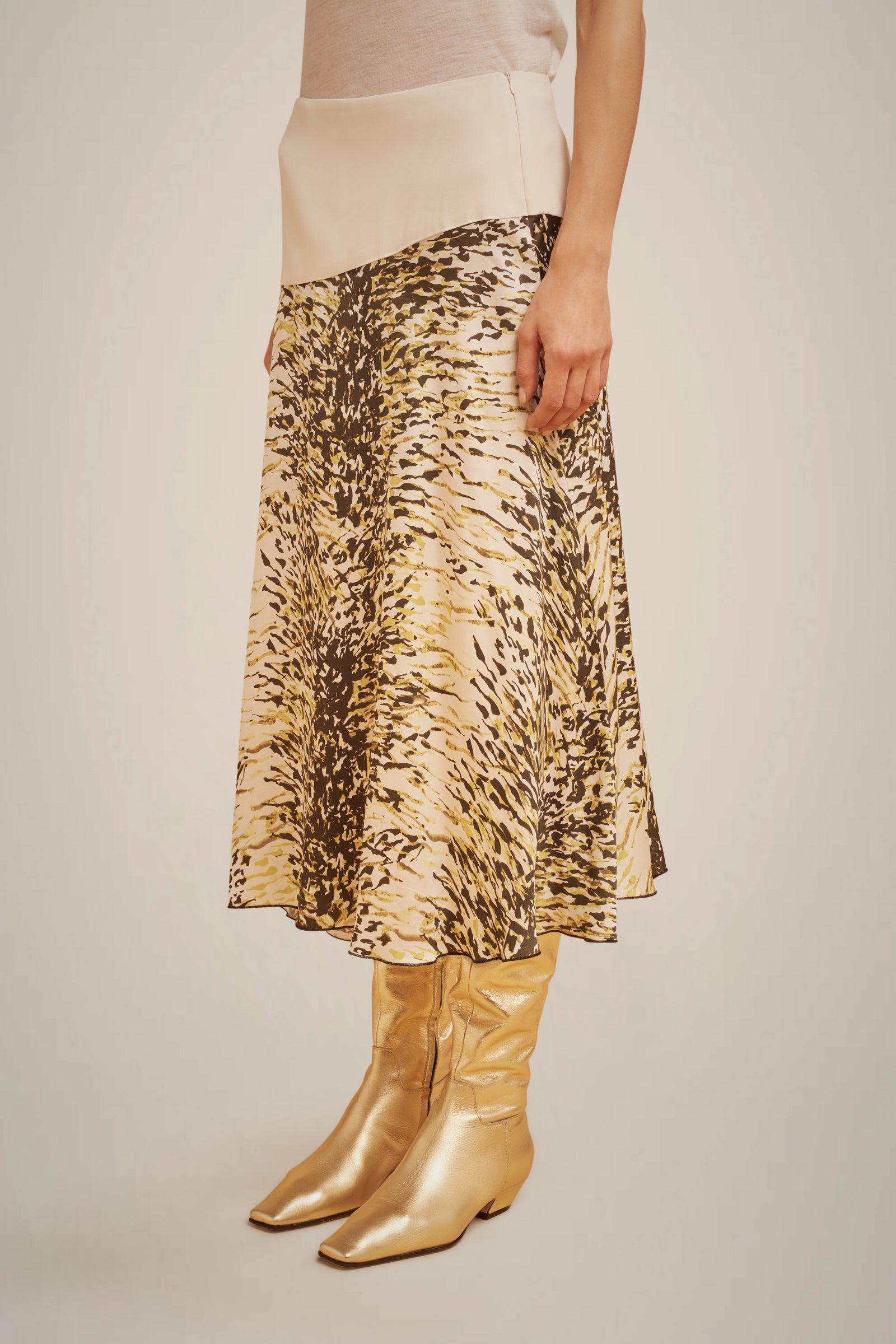 PRINTED SKIRT WITH BASQUE