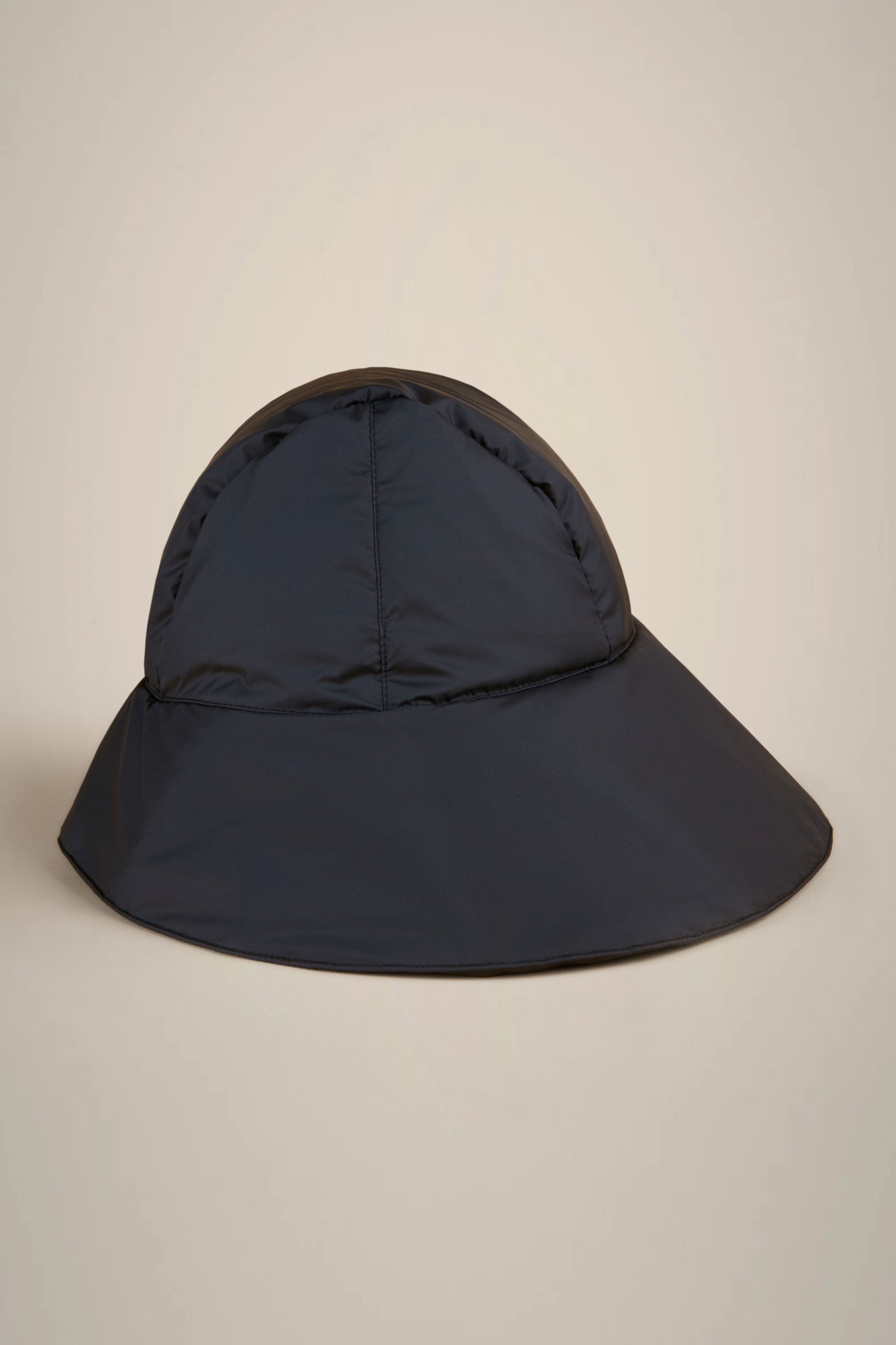 CHAPEAU CLOCHE MATELASSÉ