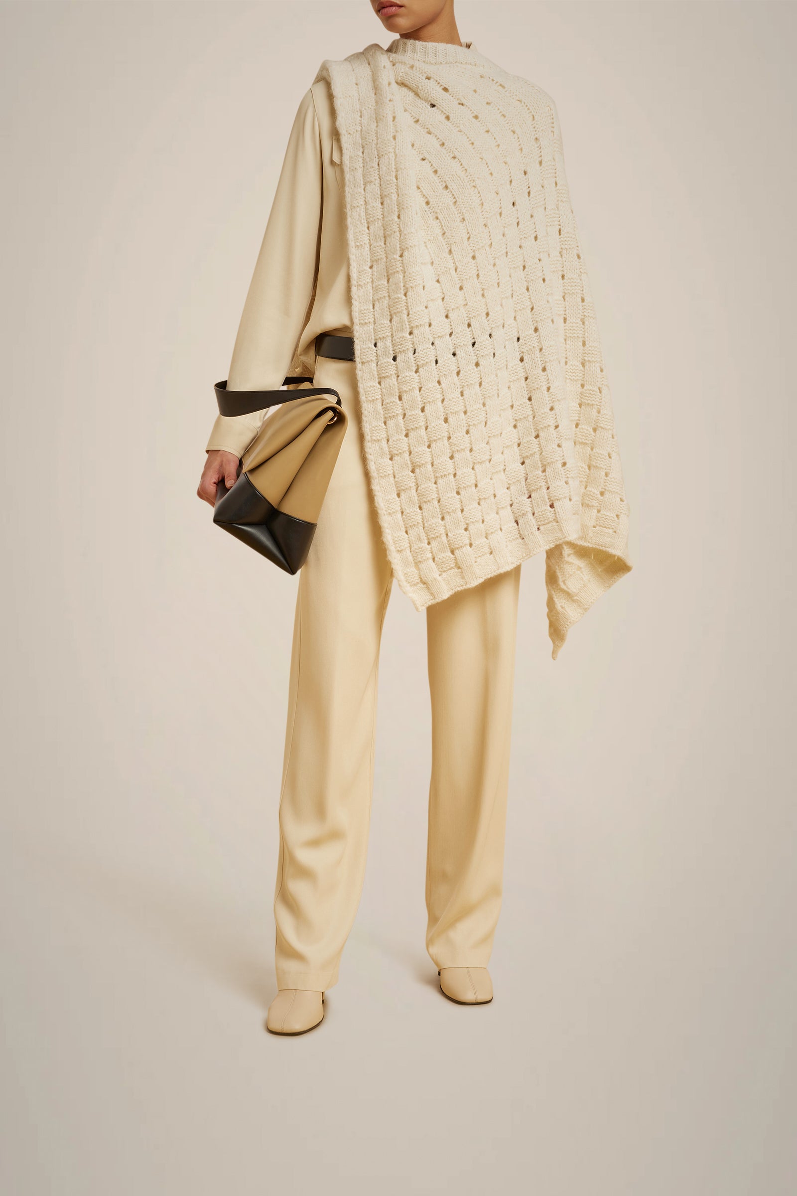 Liviana Conti MANTELLA PUNTO CANESTRO W4LL4W308A08-1.M