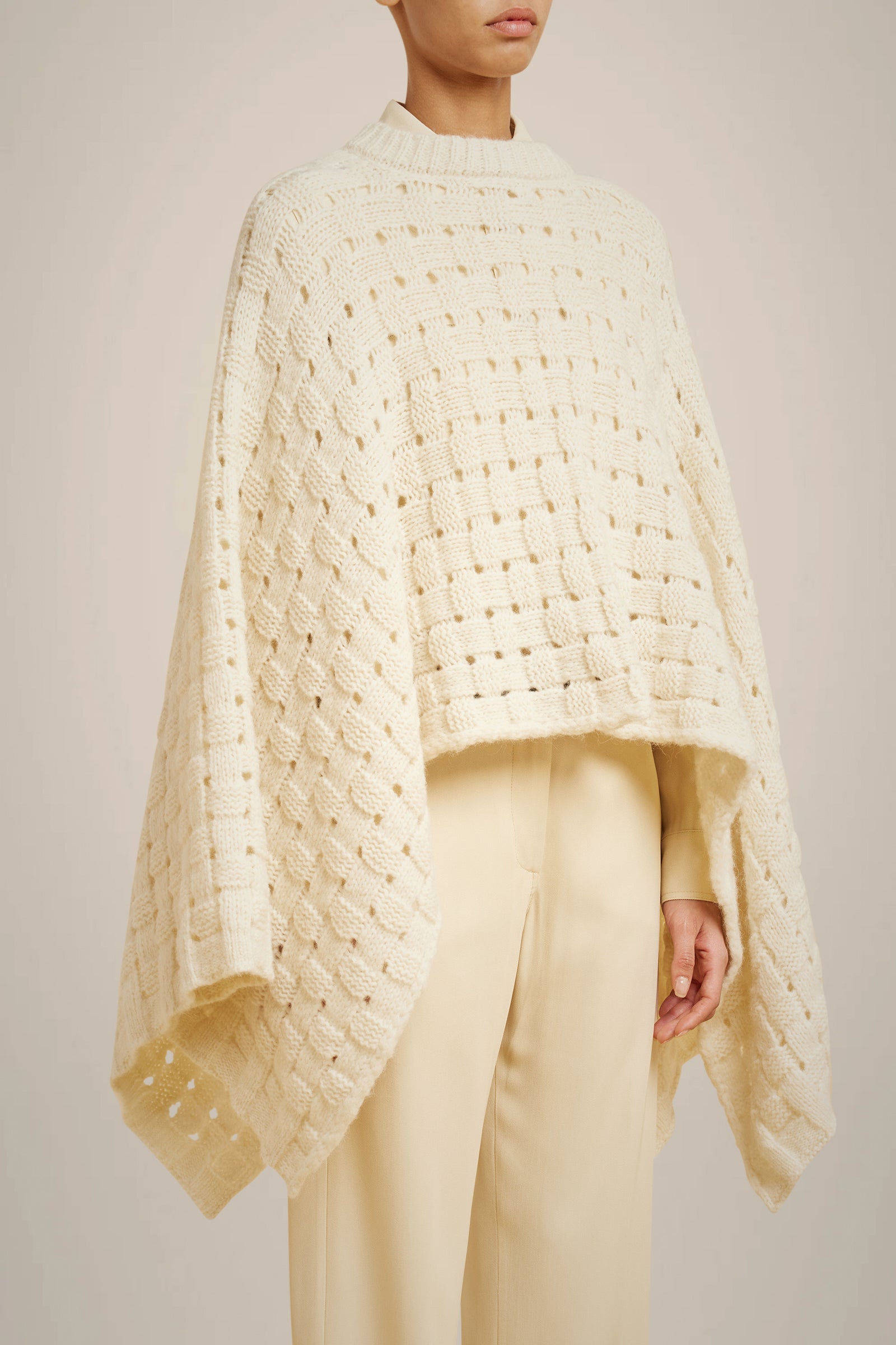 BASKET STITCH CAPE