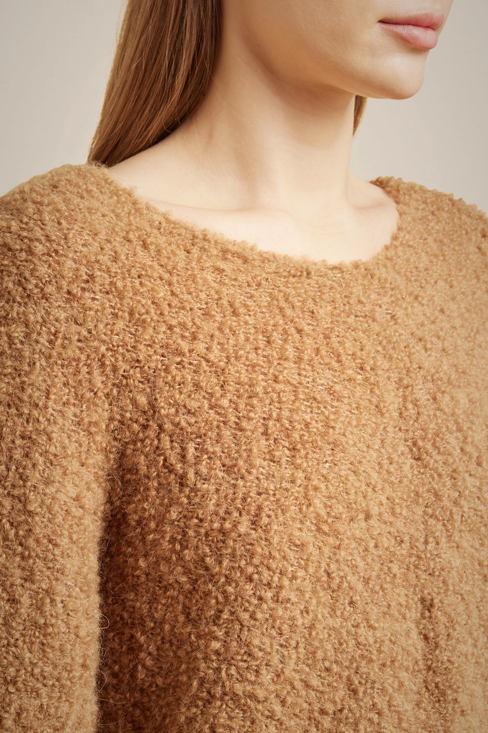 SWEATER WITH REMOVABLE COLLAR