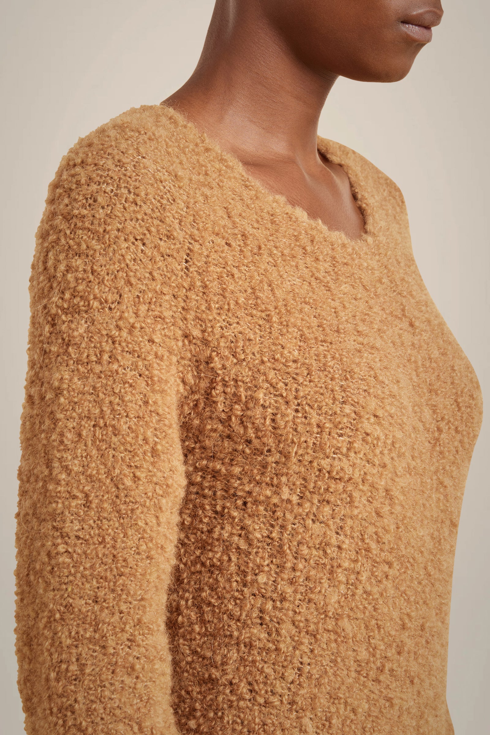 SLEEVE WITH REMOVABLE COLLAR