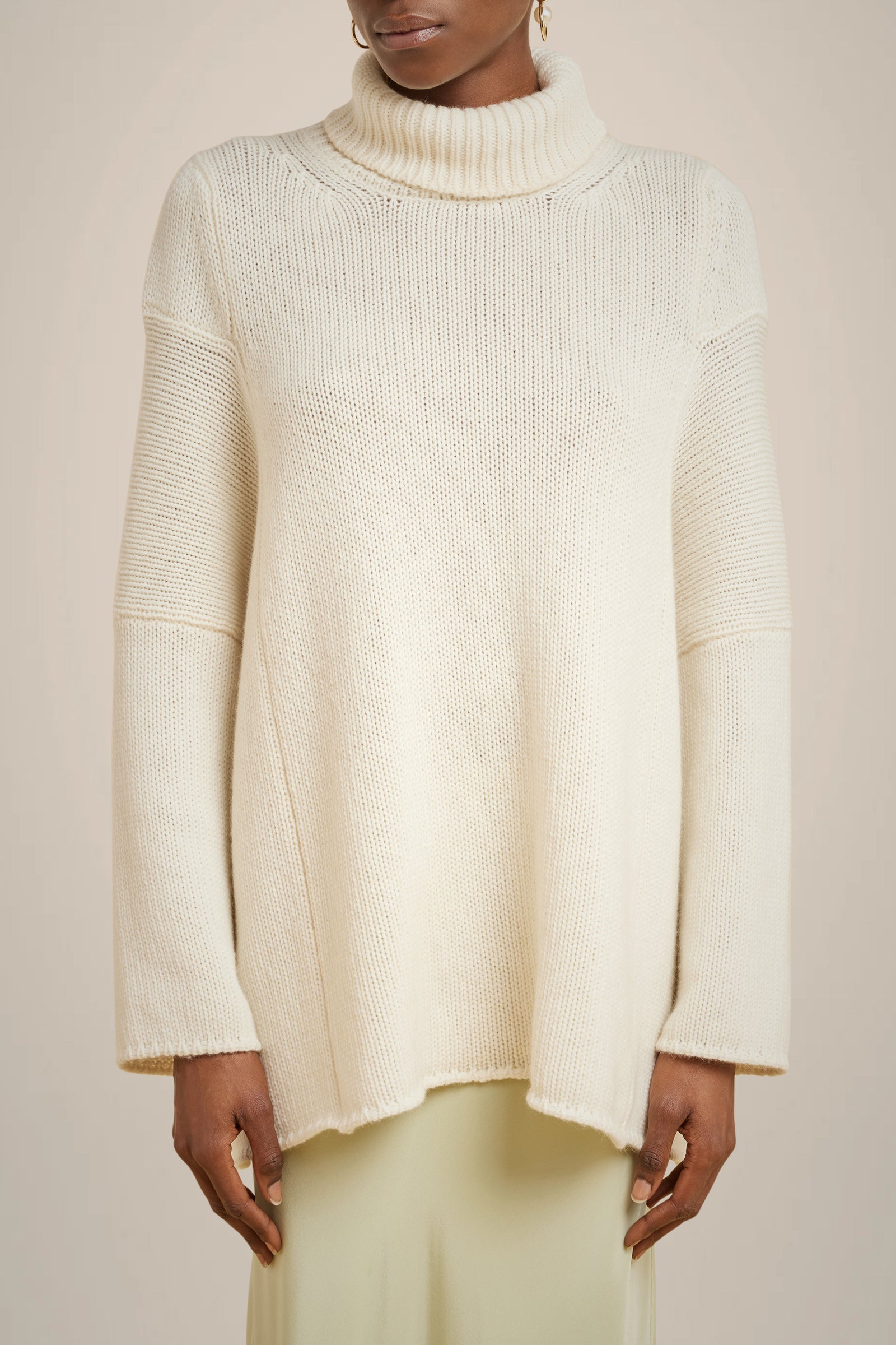 RECYCLED CASHMERE HIGH NECK SWEATER