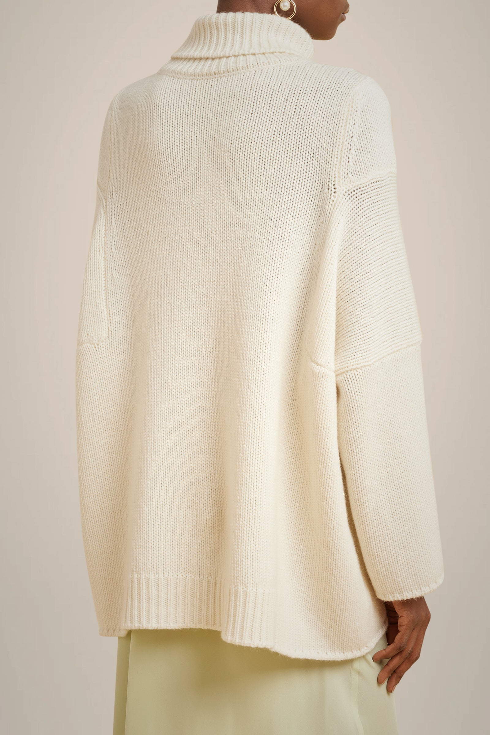 RECYCLED CASHMERE HIGH NECK SWEATER