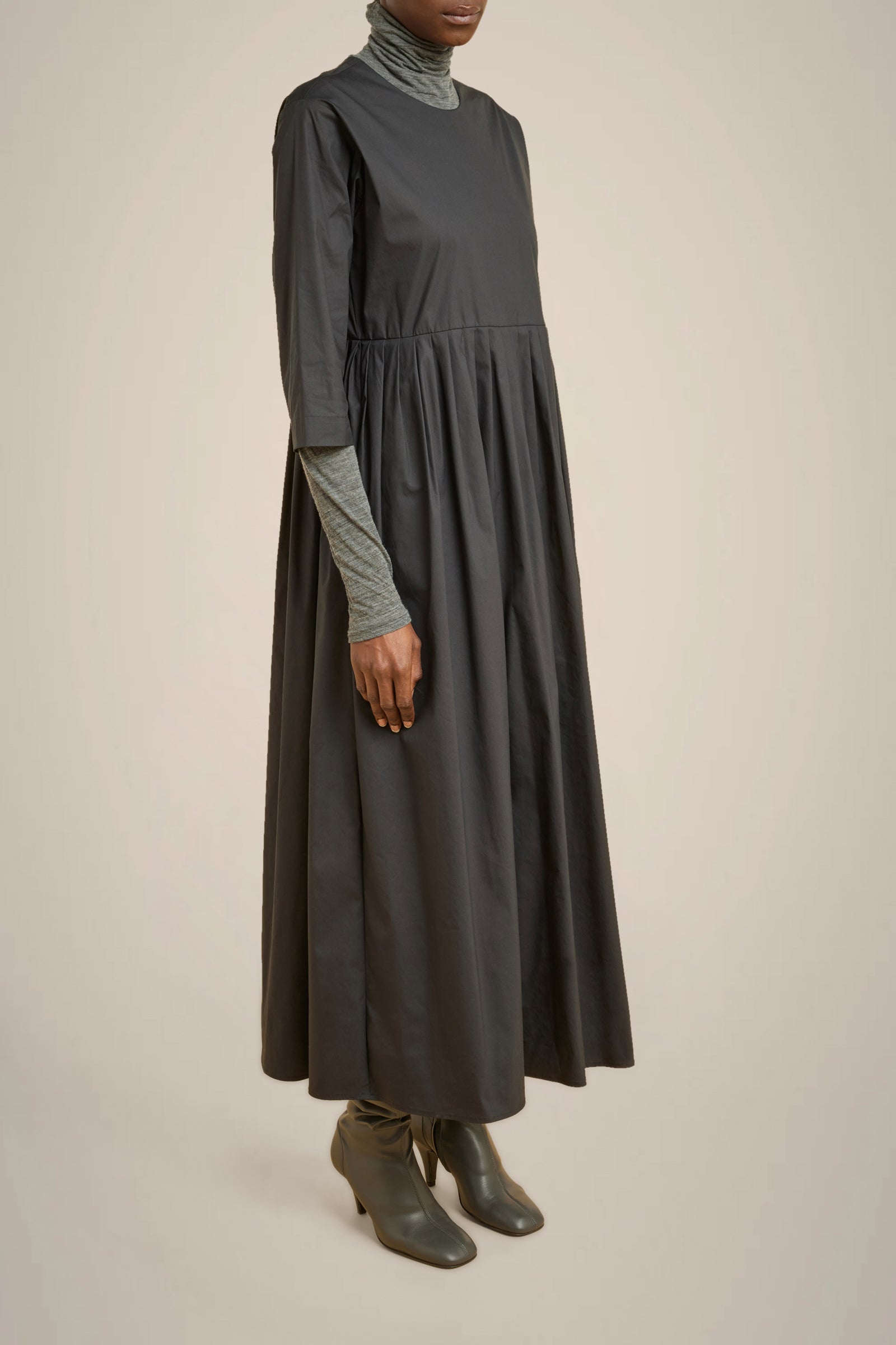 LONG DRESS WITH PLEATS