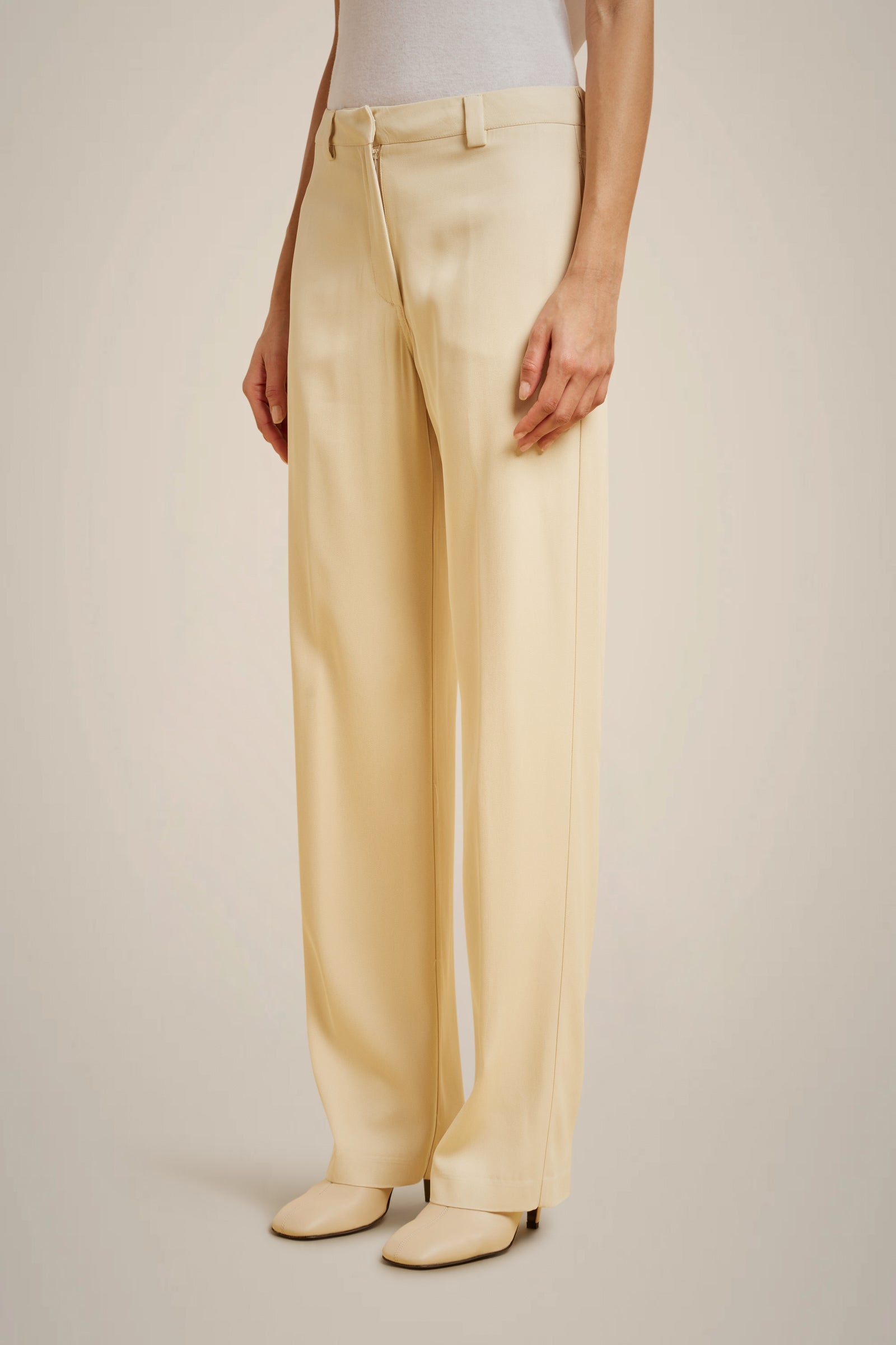 WIDE-LEG TROUSERS