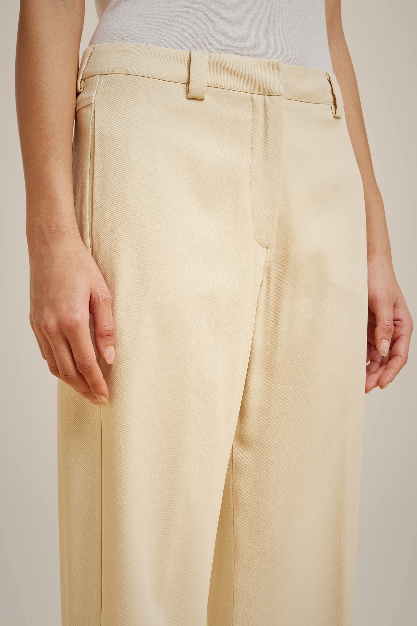 WIDE-LEG TROUSERS