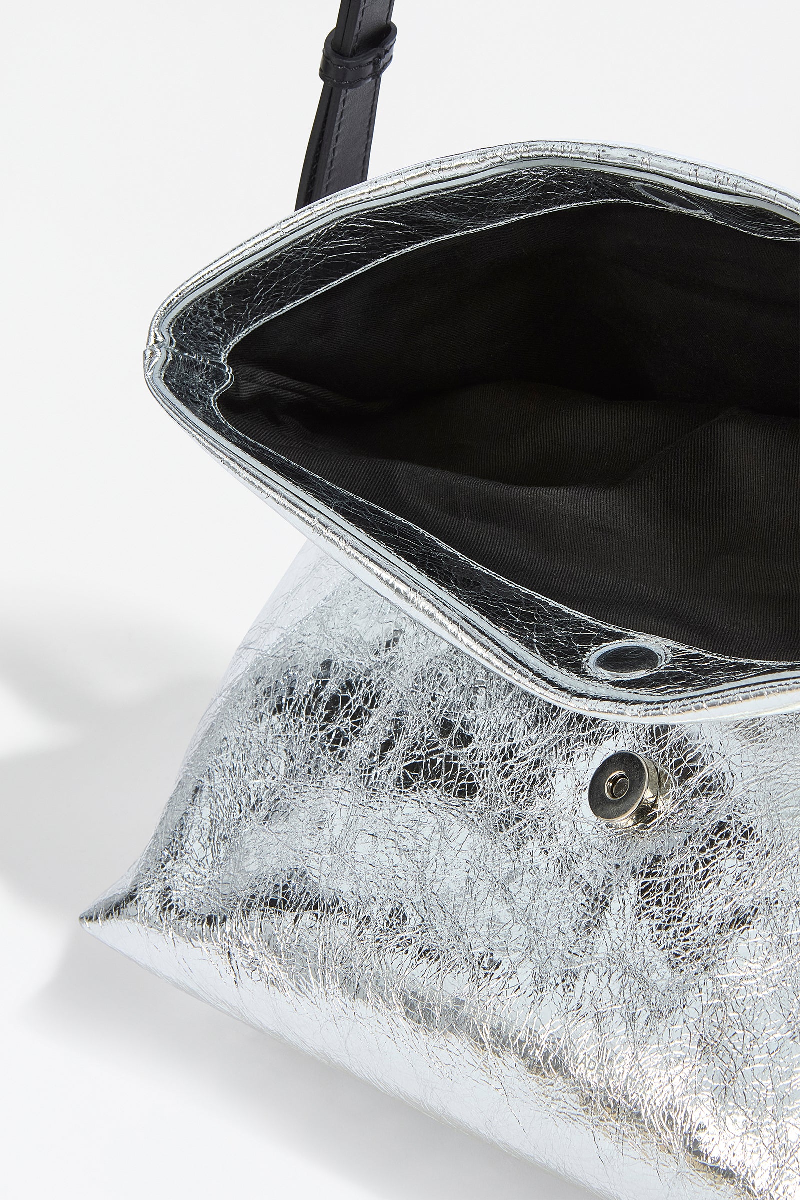 METALLIC SHOULDER BAG