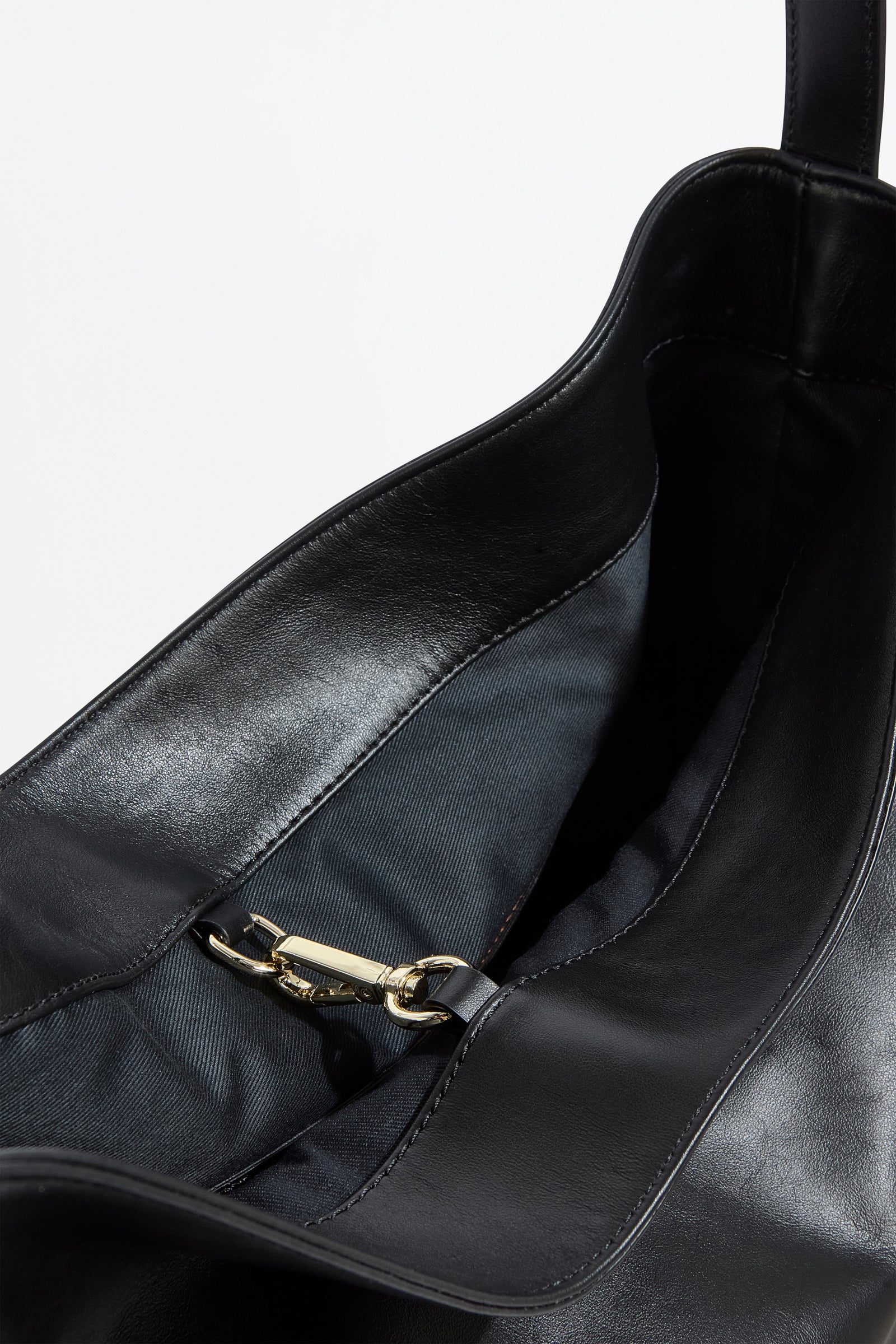SMOOTH CALFSKIN SHOULDER BAG