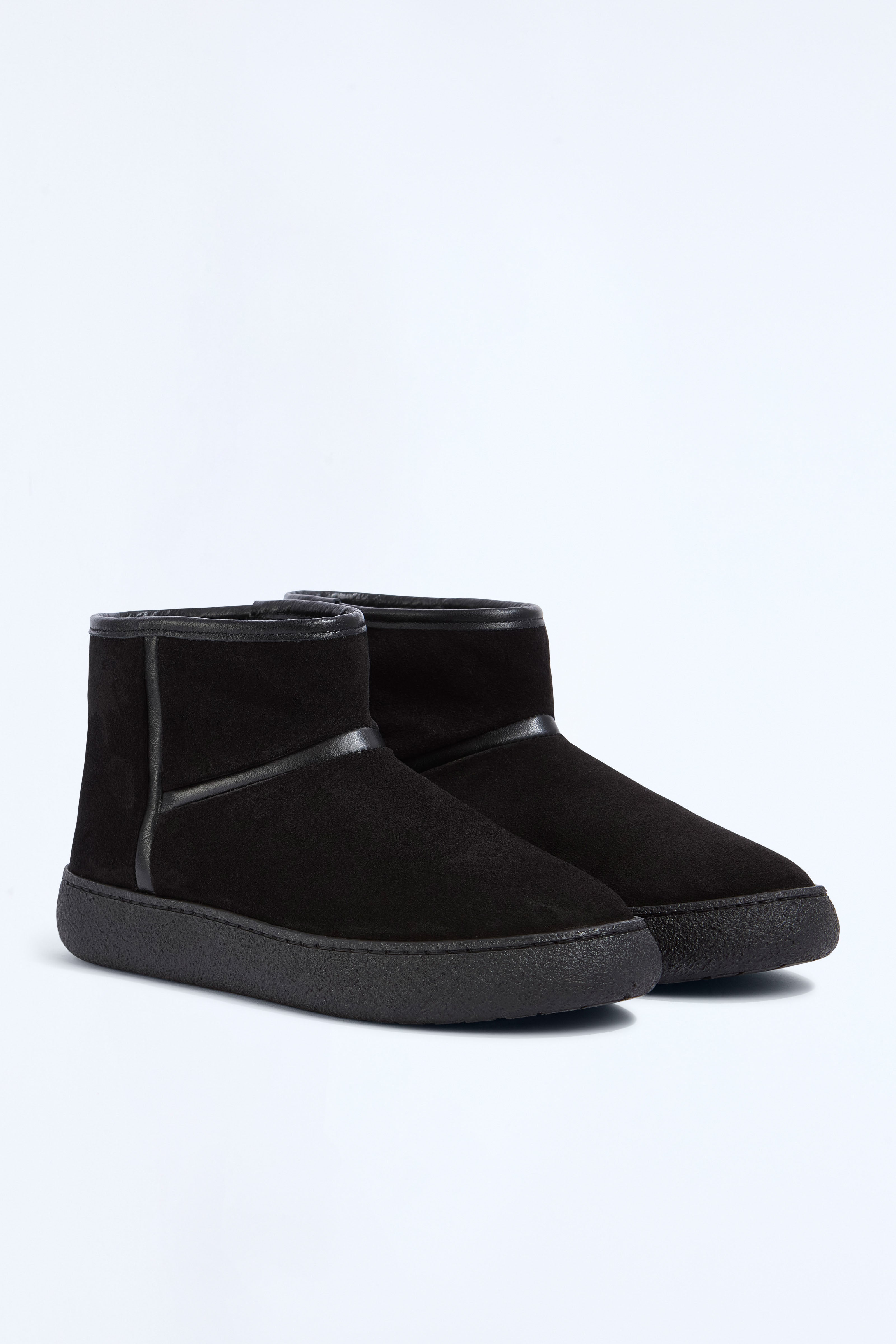 MELANIE BOOTS