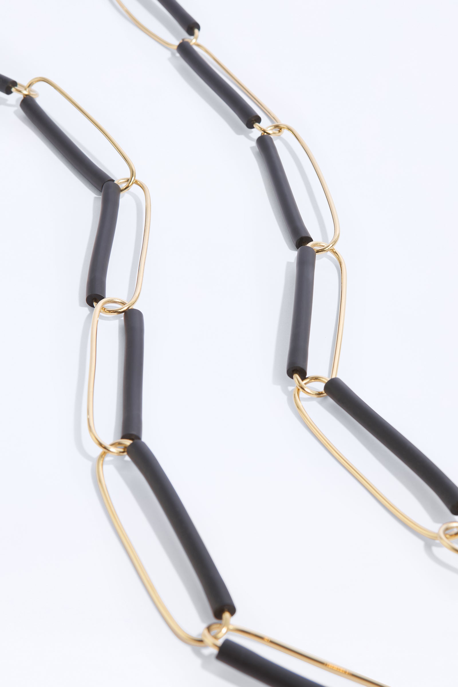 RAISA NECKLACE
