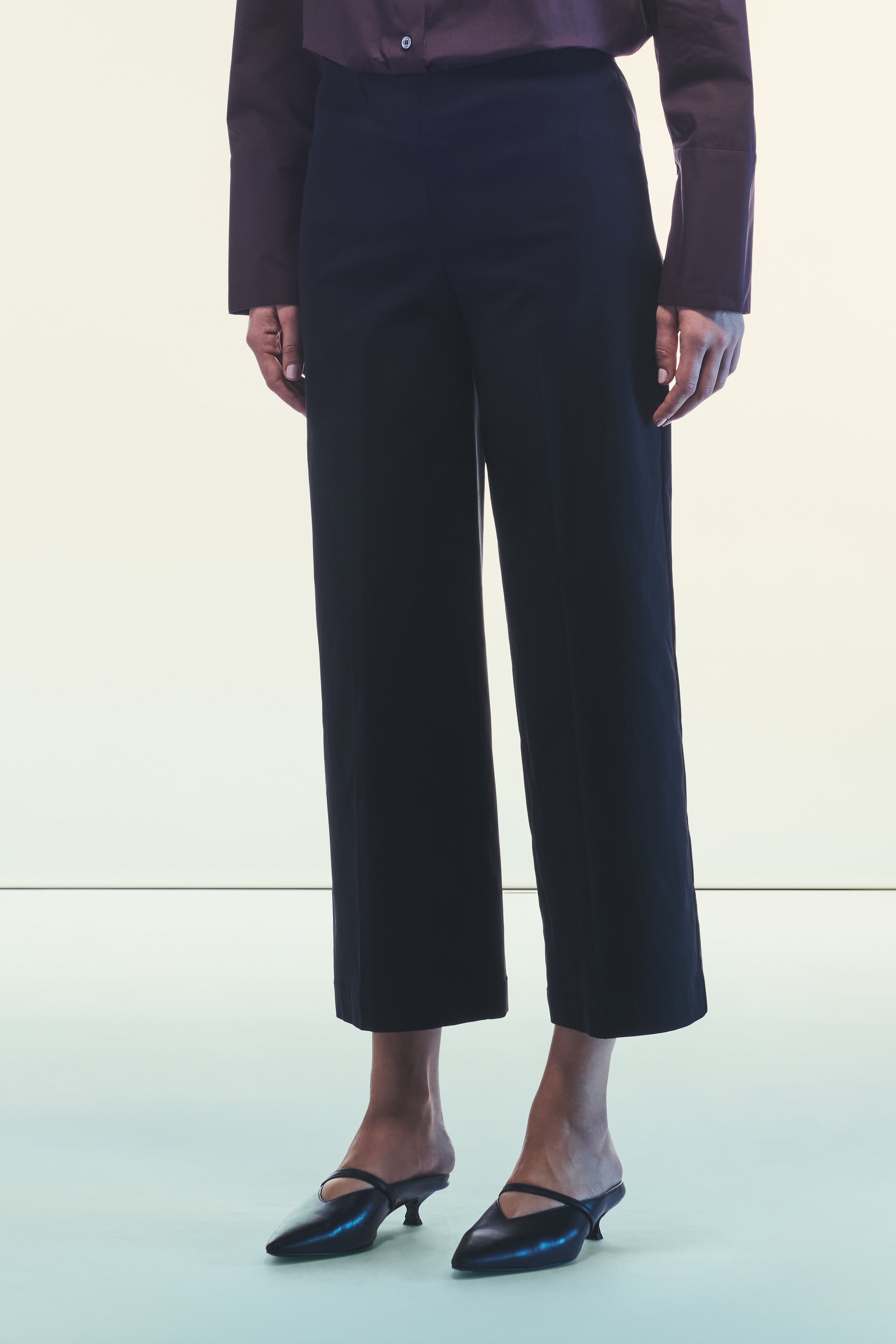 パンツ LIVIANA CONTI Woman Pants Black CNTI85 Y69-0 LIVIANA CONTI: Pants woman - Black | Liviana Conti pants