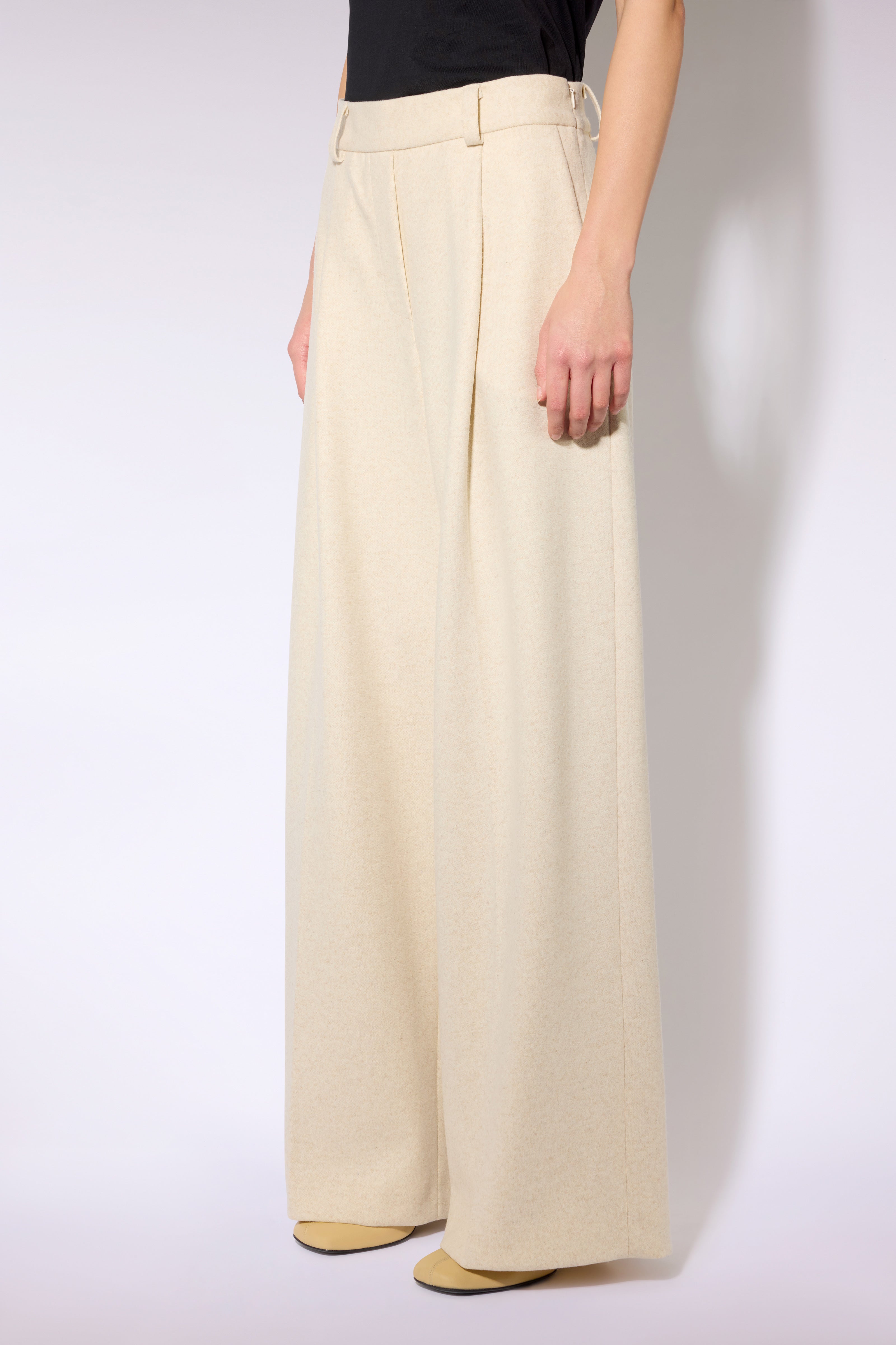 PANTALONE-BASIL