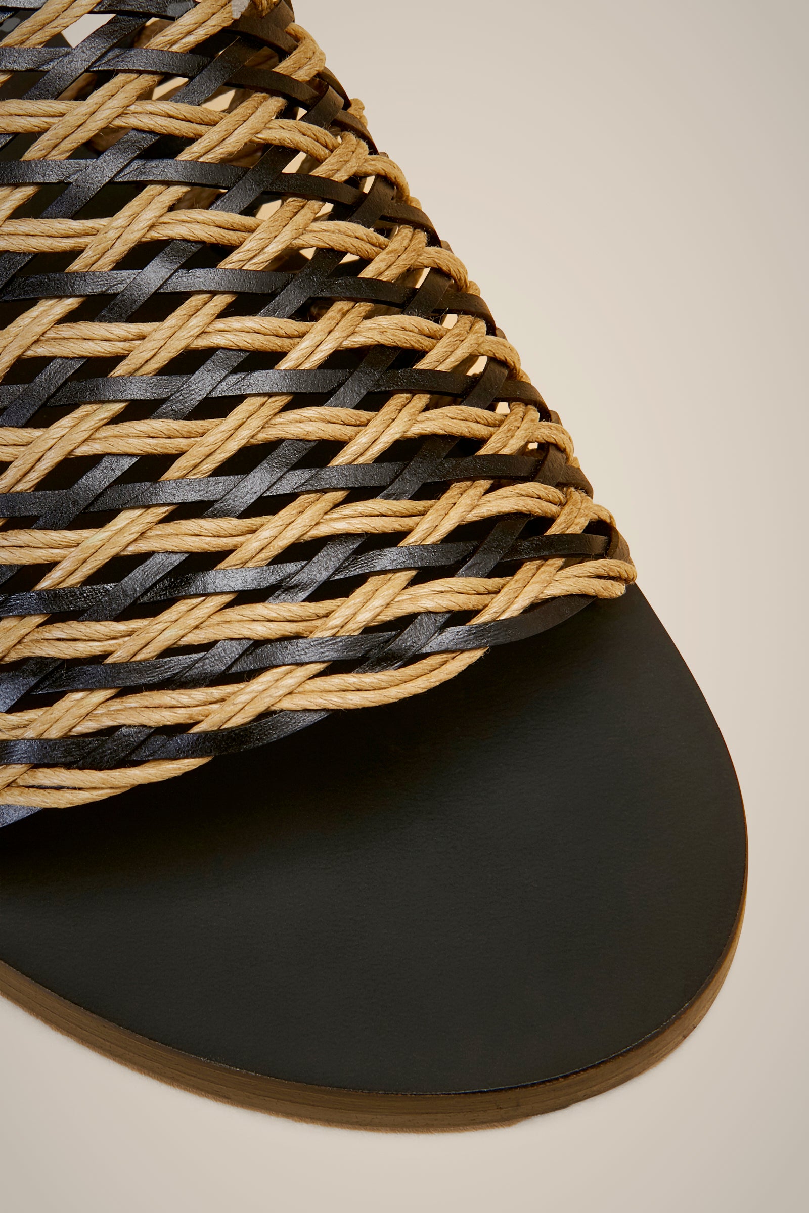 Flat sandal | liviana conti