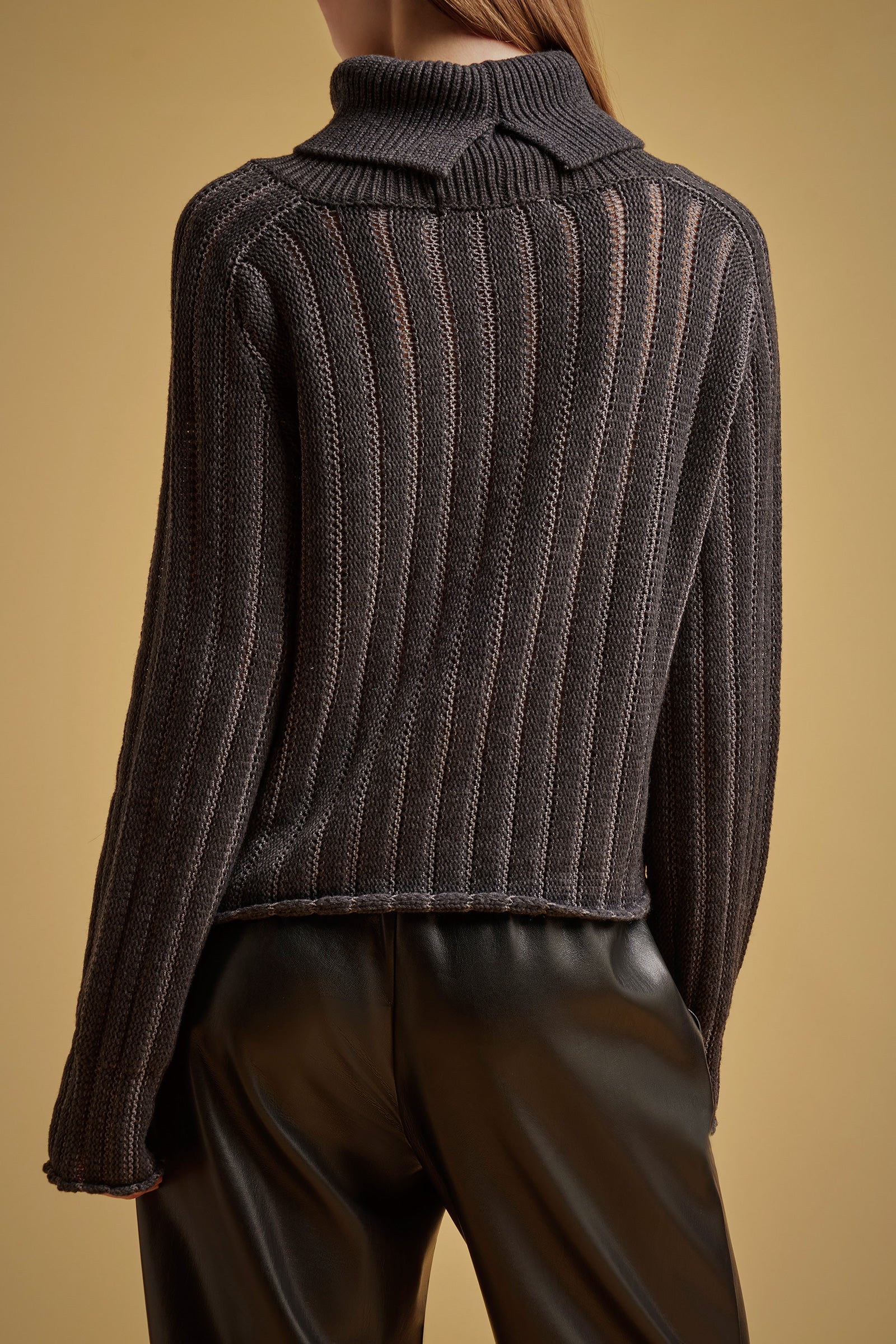 RECYCLED CASHMERE RIBBED SWEATER